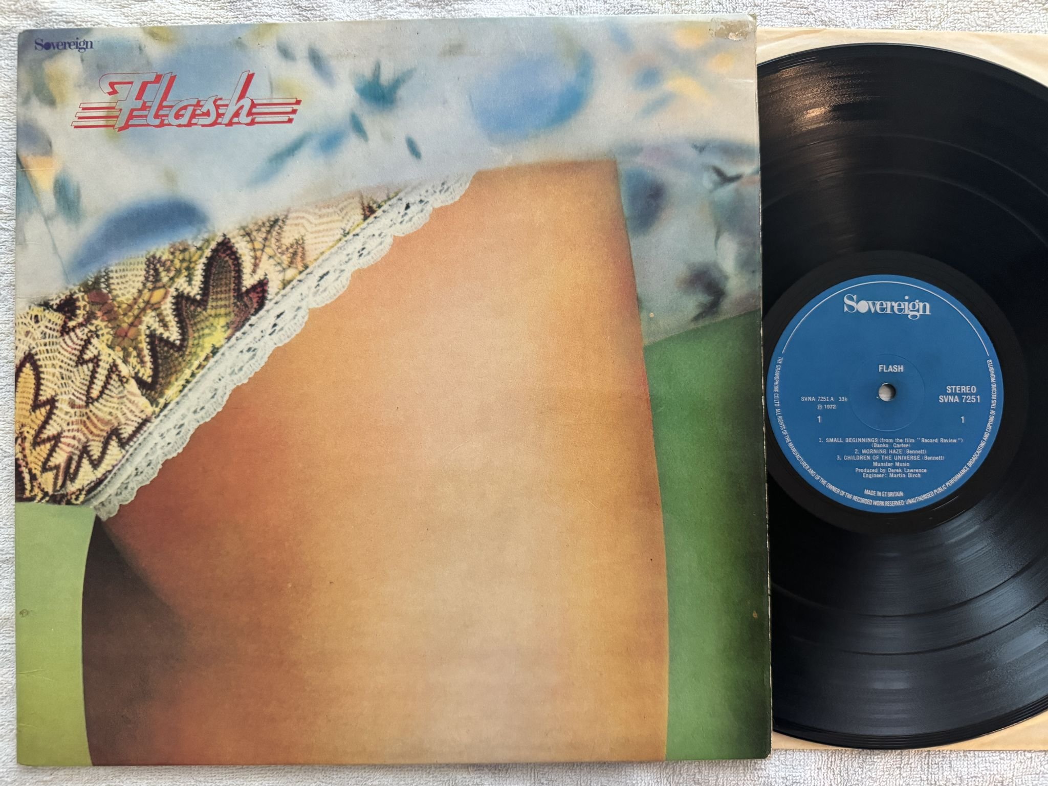 Omslagsbild för skivan FLASH s/t LP 72 UK SOVEREIGN SVNA 7251
