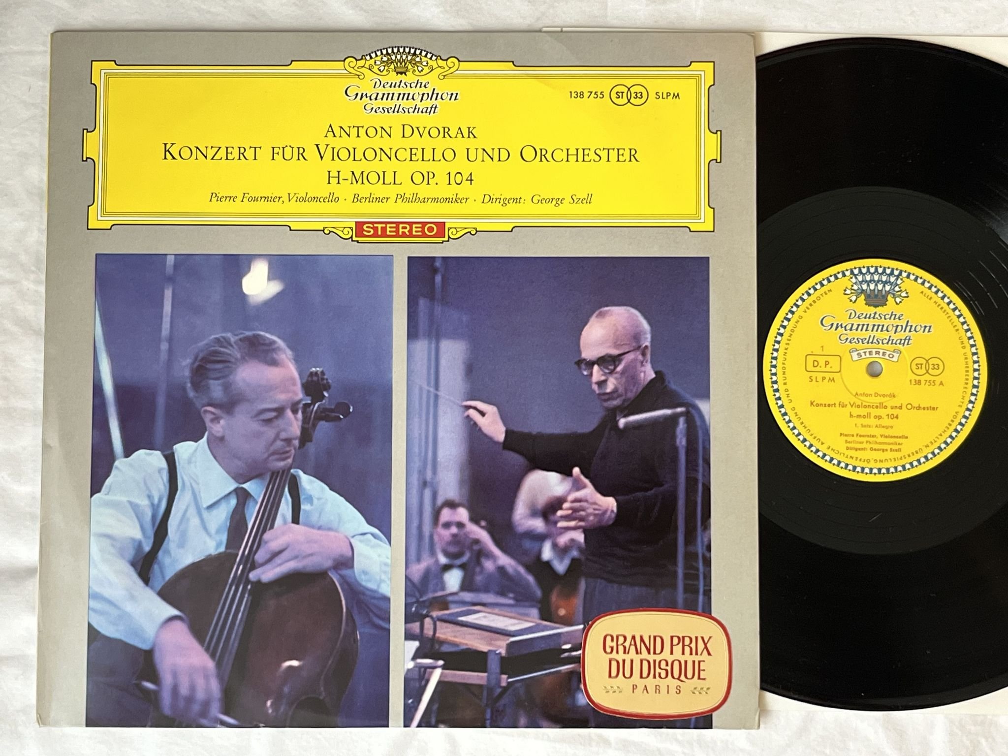 Omslagsbild för skivan PIERRE FOURNIER / GEORGE SZELL concert for cello LP -61 Ger DGG red 138755