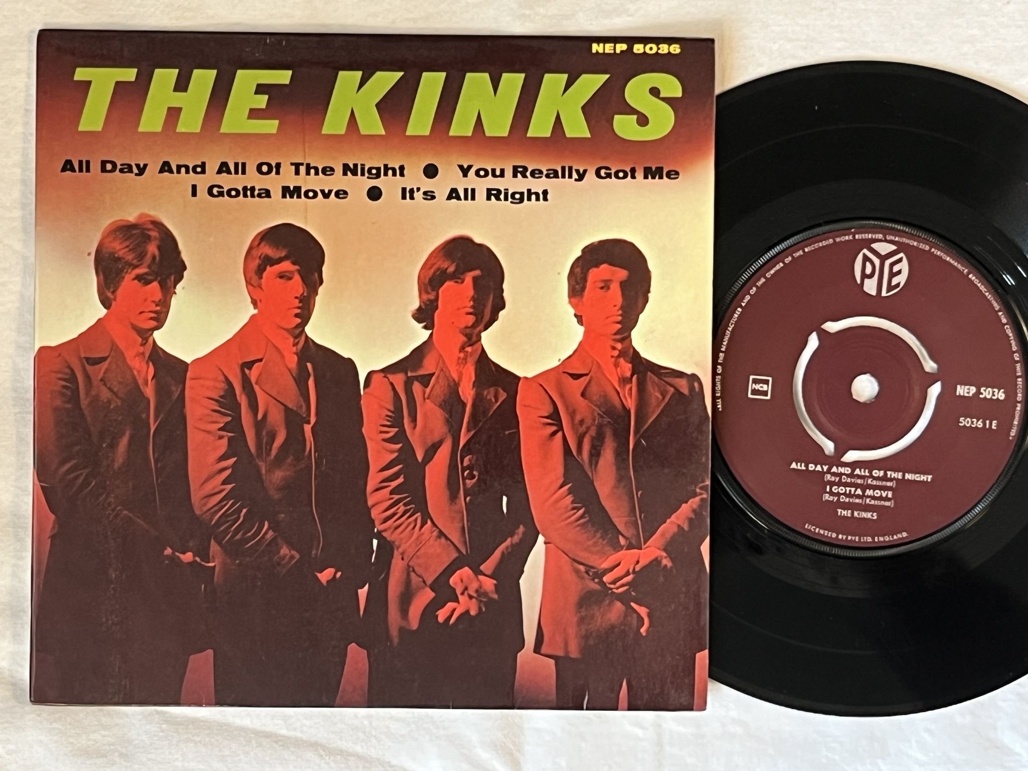 Omslagsbild för skivan THE KINKS all day and all of the night "7"Single- 64 NEP 5036 PYE RECORDS