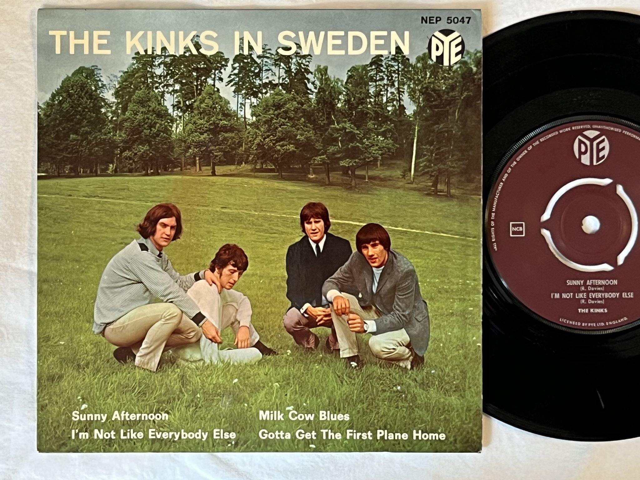 Omslagsbild för skivan THE KINKS the kinks in sweden "7"Single-66 SWE NEP 5047 PYE RECORDS