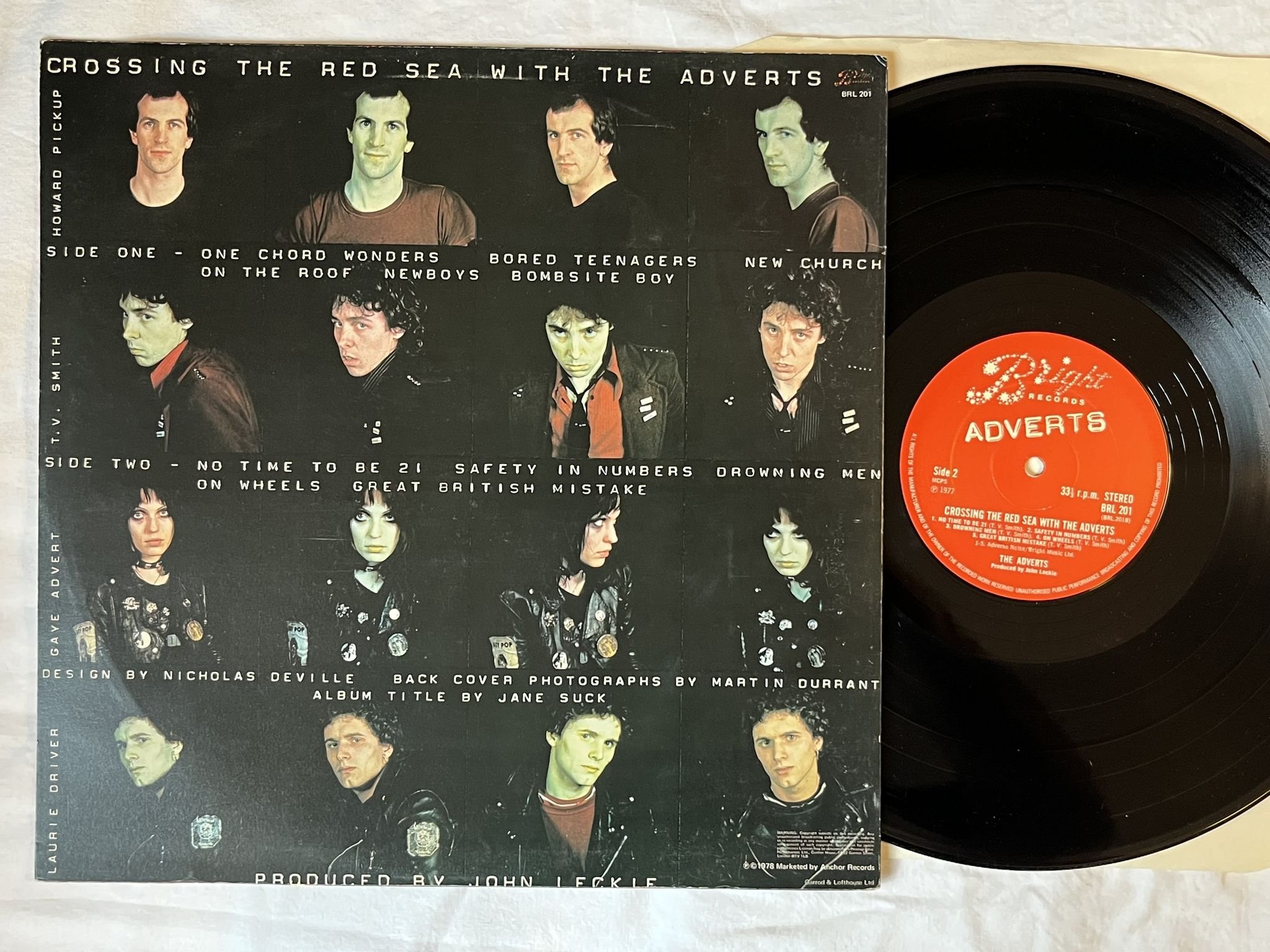 Omslagsbild för skivan THE ADVERTS crossing the red sea with the adverts LP-78 BRL 201 BRIGHT RECORDS