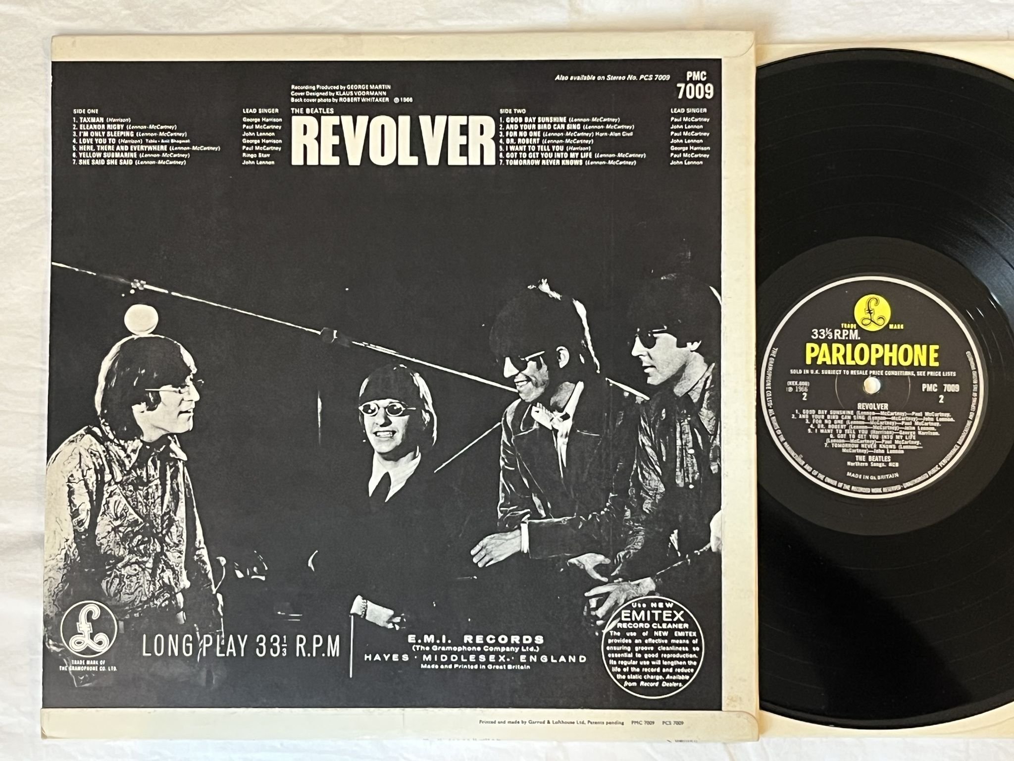 Omslagsbild för skivan THE BEATLES revolver LP-66 PMC 7009 PARLOPHONE