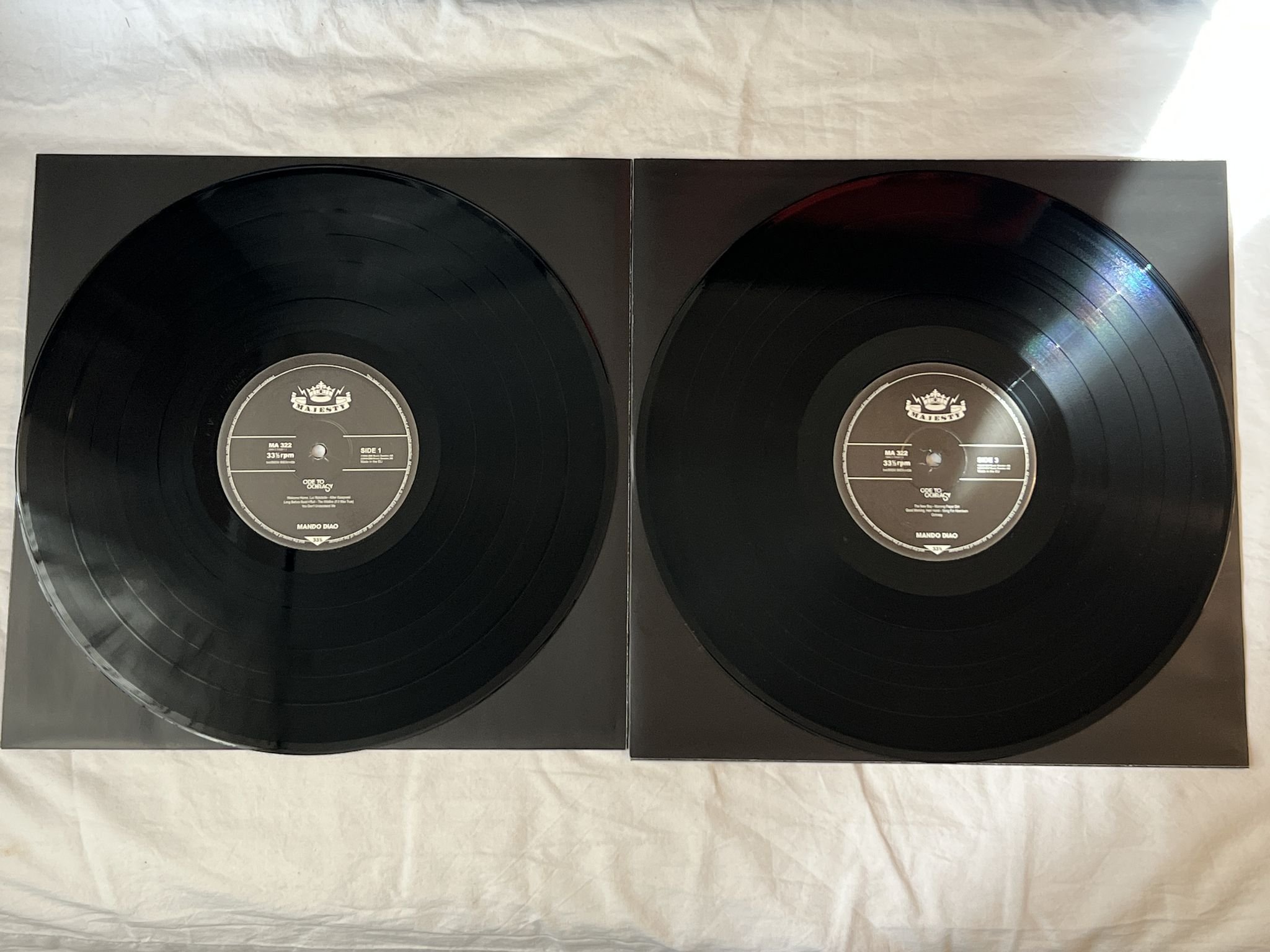 Omslagsbild för skivan MANDO DIAO ode to ochrasy 2XLP -2006 MA 322 Majesty Recordings