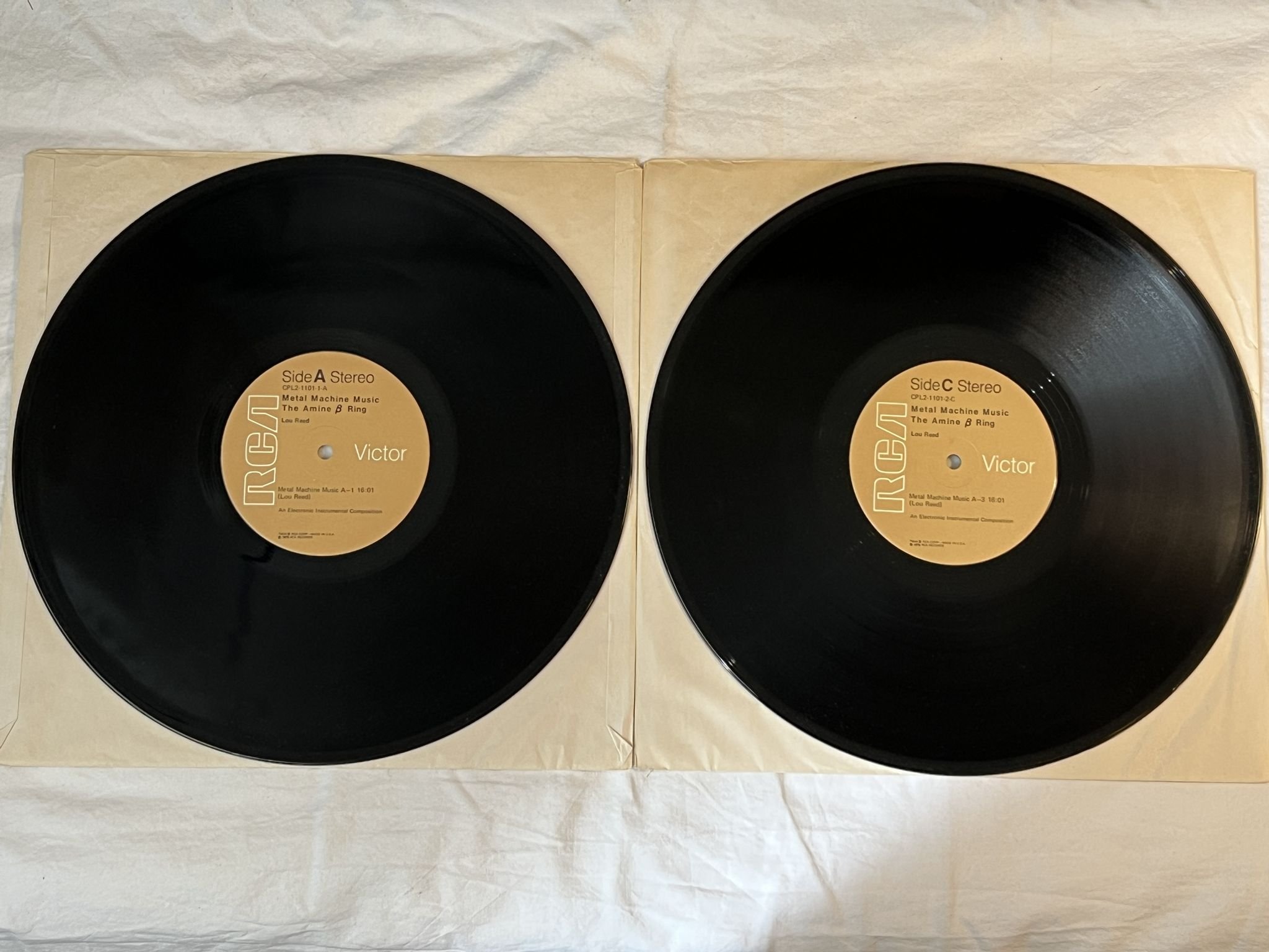 Omslagsbild för skivan LOU REED metal machine music 2X LP -75 US CPL2-1101 RCA Victor