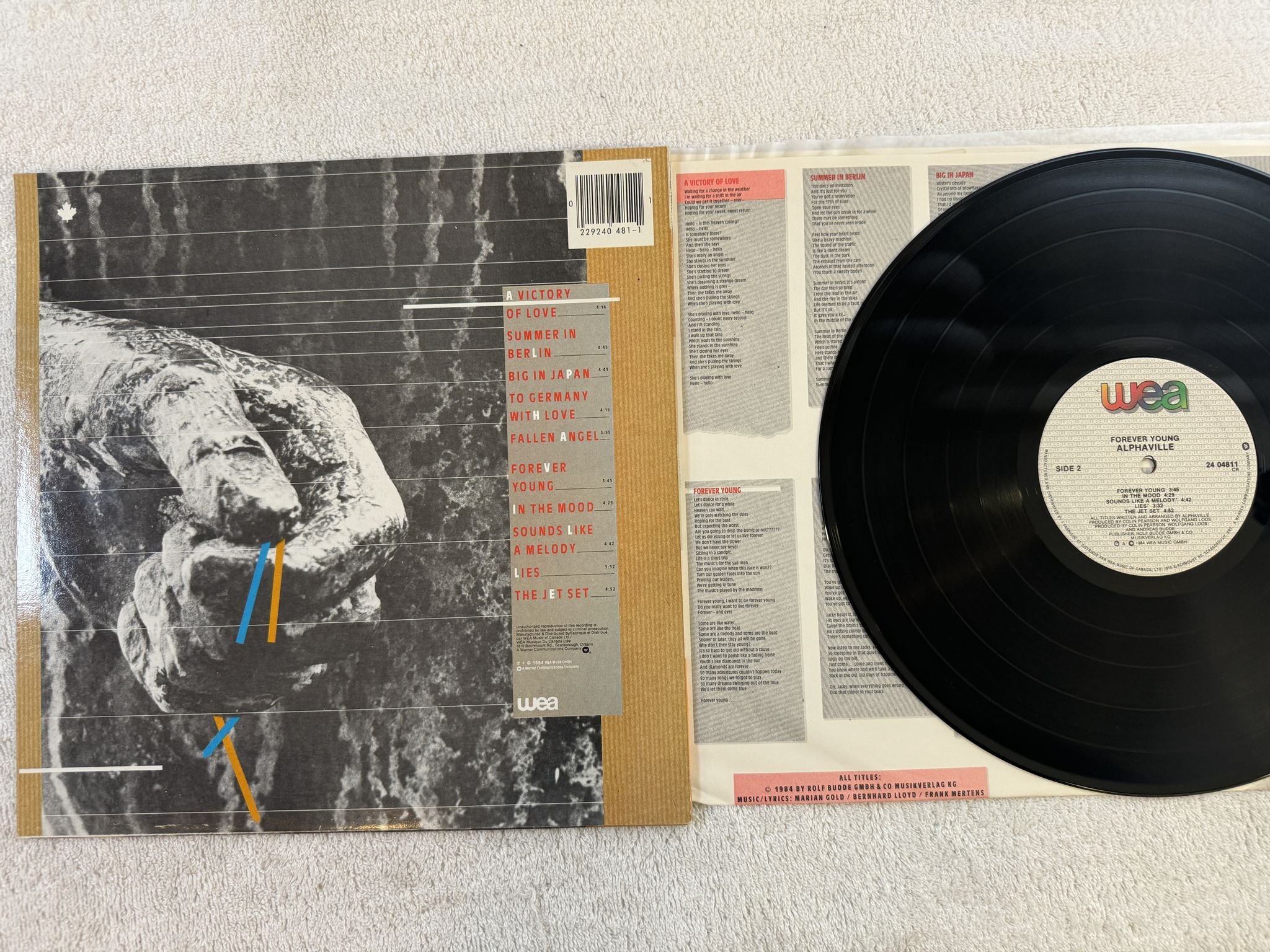 Omslagsbild för skivan ALPHAVILLE forever young LP - 84 WEA 240 481-1