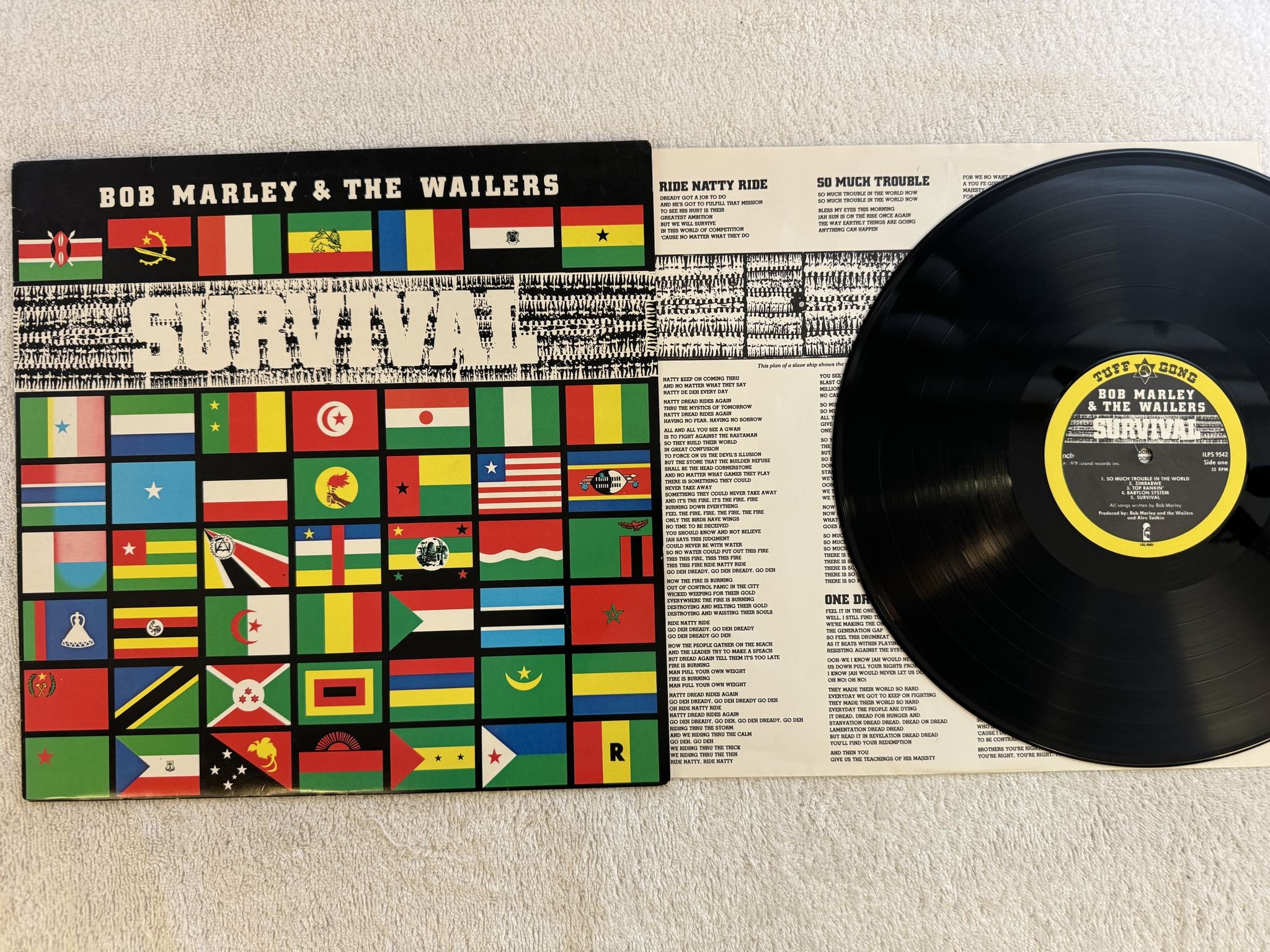 Omslagsbild för skivan BOB MARLEY & THE WAILERS survival LP -79 ILPS 9542 Island Records