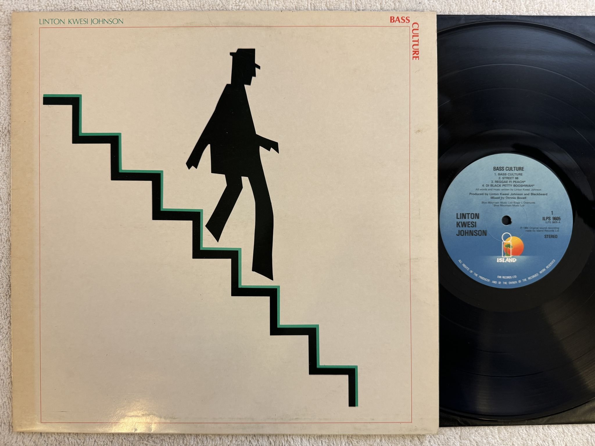 Omslagsbild för skivan LINTON KWESI JOHANSON bass culture LP -80 ILPS 9605 Island Records