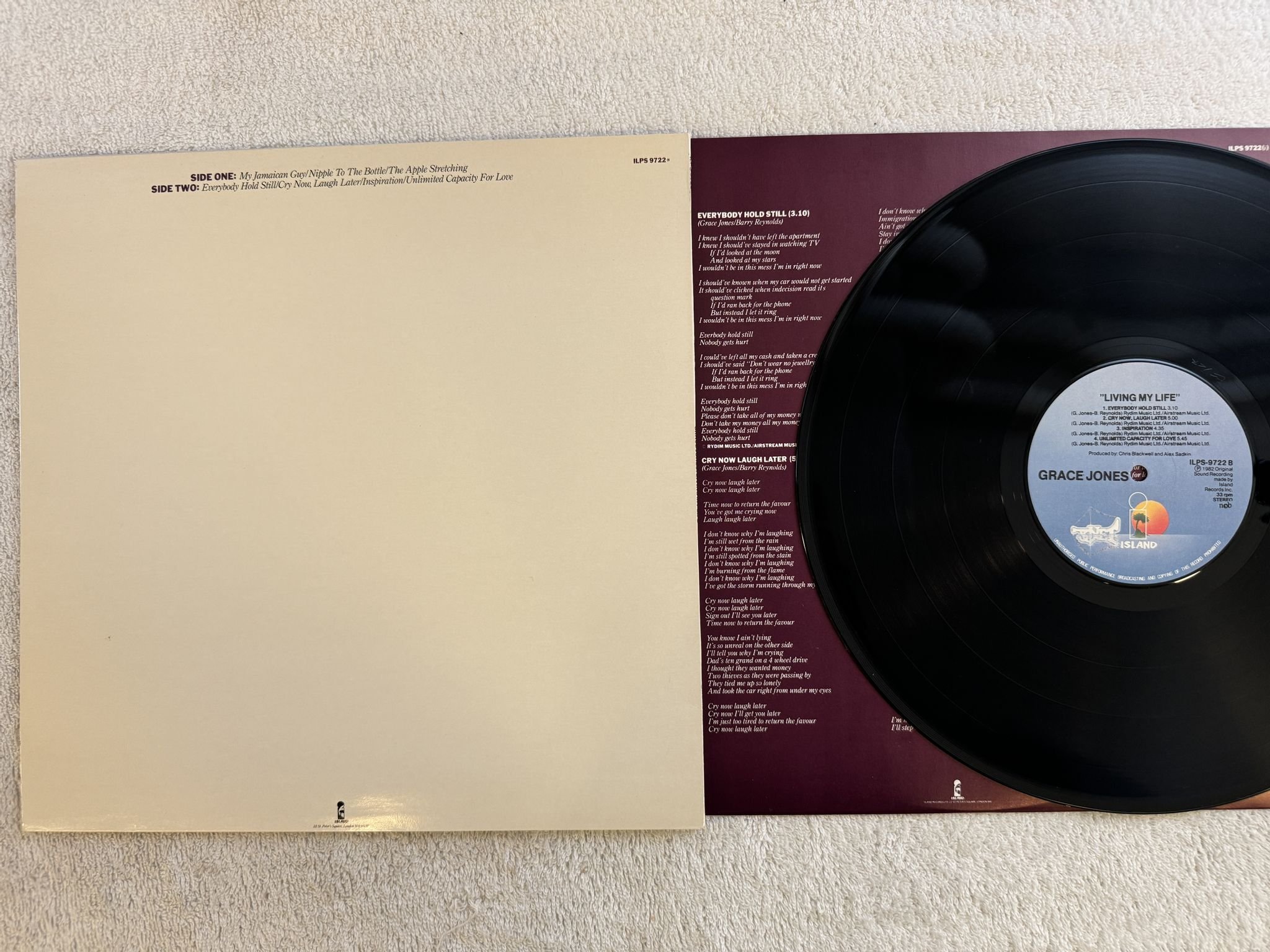 Omslagsbild för skivan GRACE JONES nightclubbing LP -81 ILPS 9624 Island Records