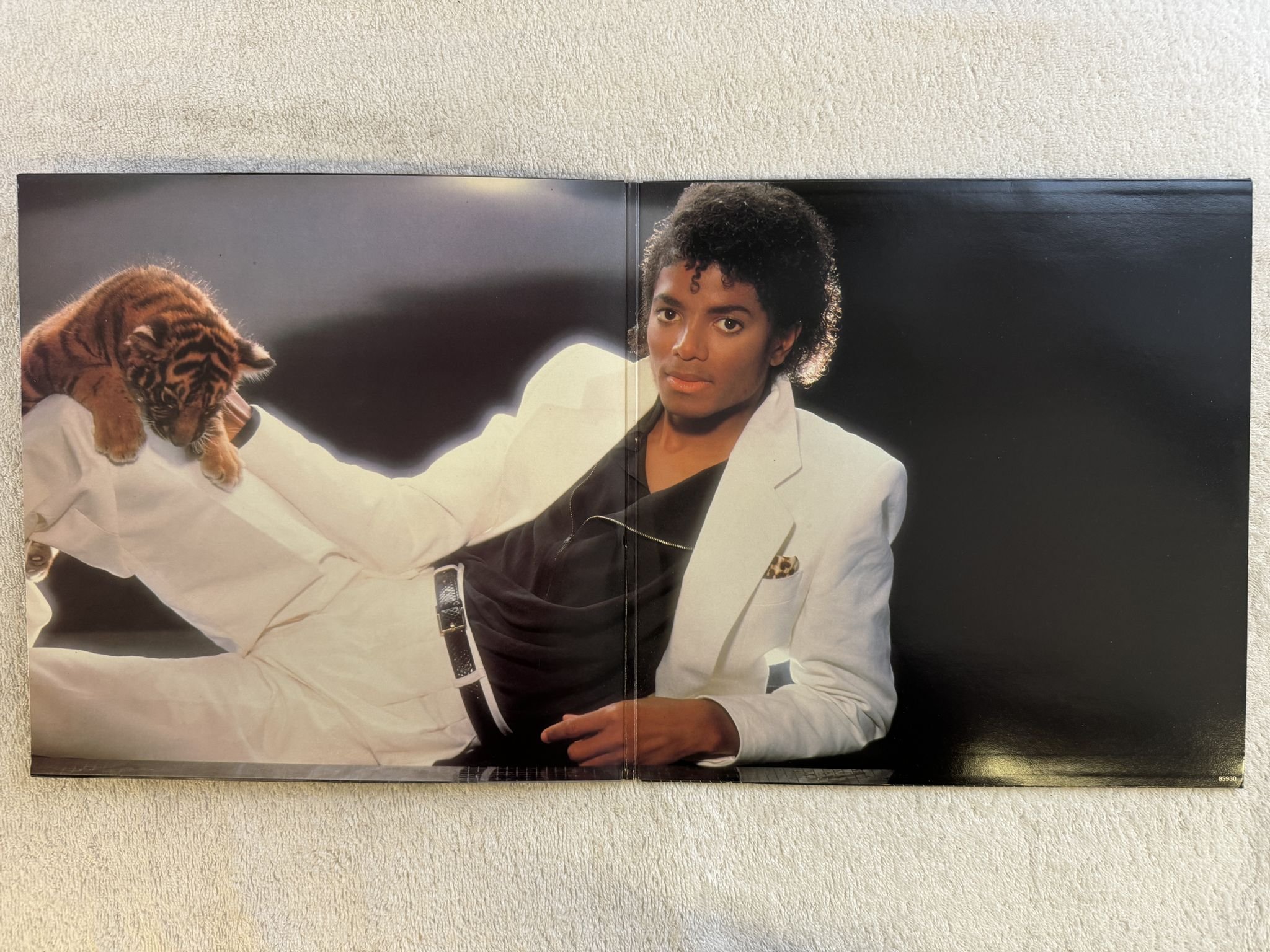 Omslagsbild för skivan MICHAEL JACKSON thriller LP -82 EPIC 85930
