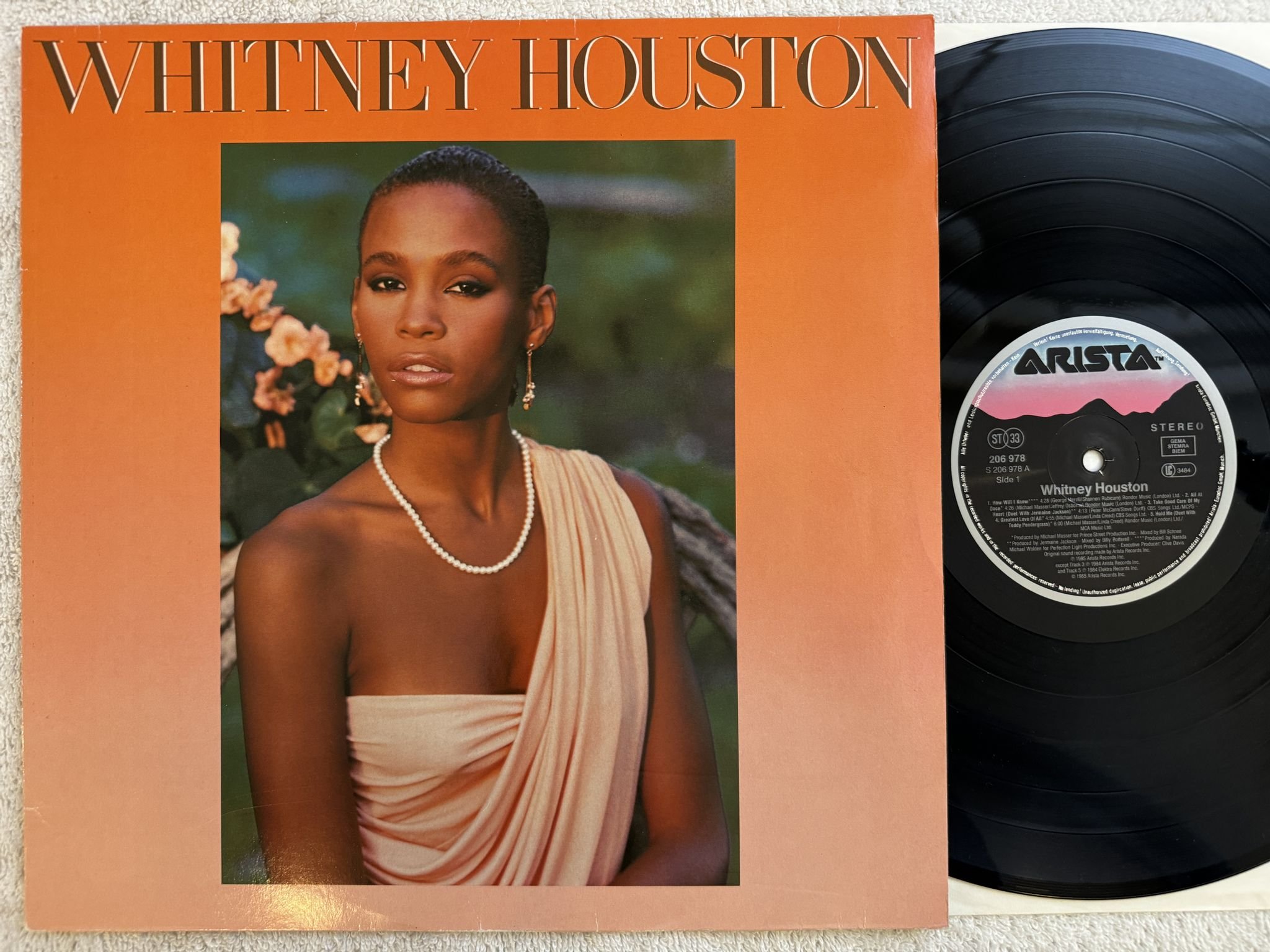 Omslagsbild för skivan WHITNEY HOUSTON Whitney Houston LP -85 206 978 Arista