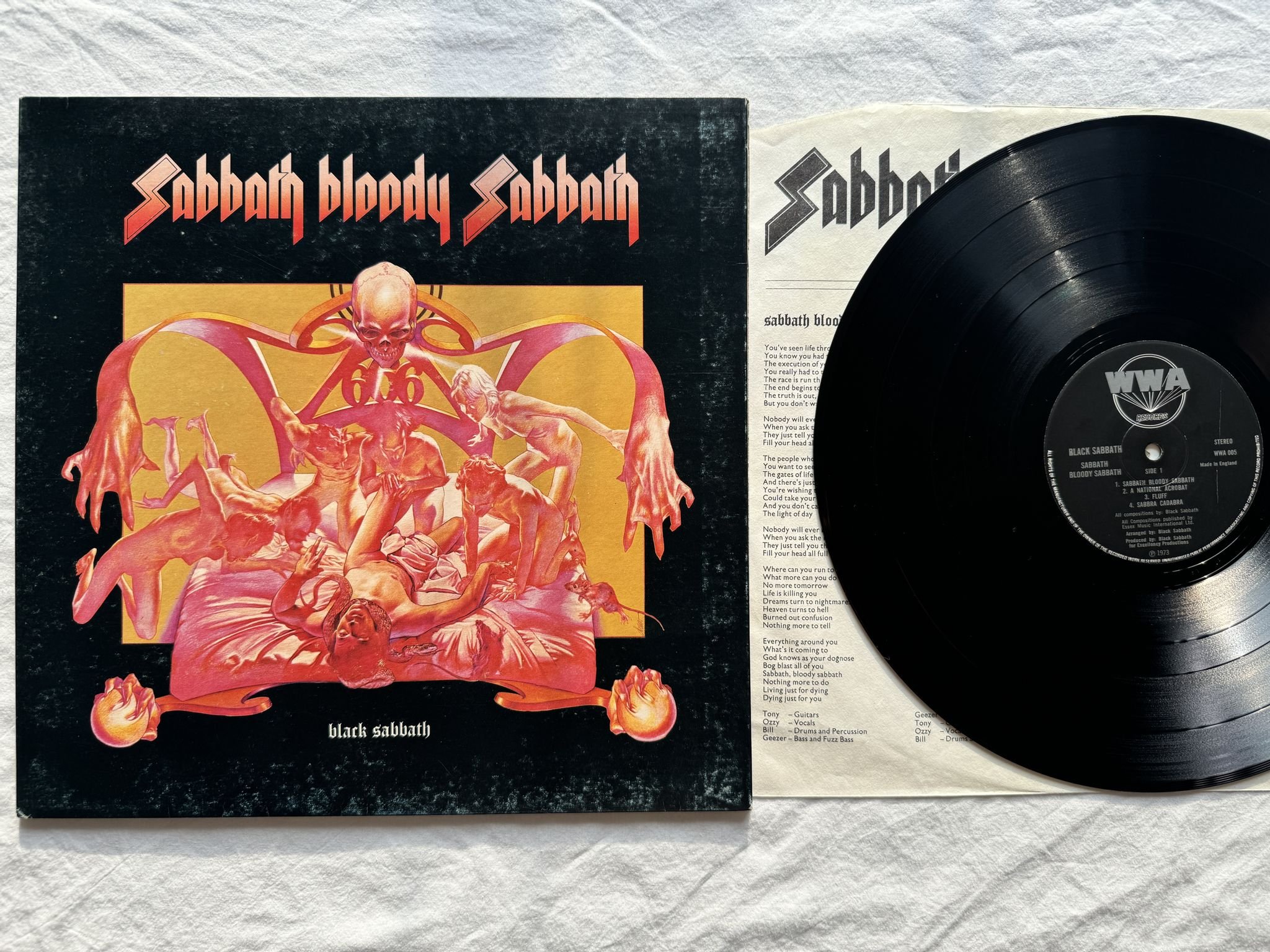 Omslagsbild för skivan BLACK SABBATH sabbath bloody sabbath LP -73 UK WWA 005 WWA Records
