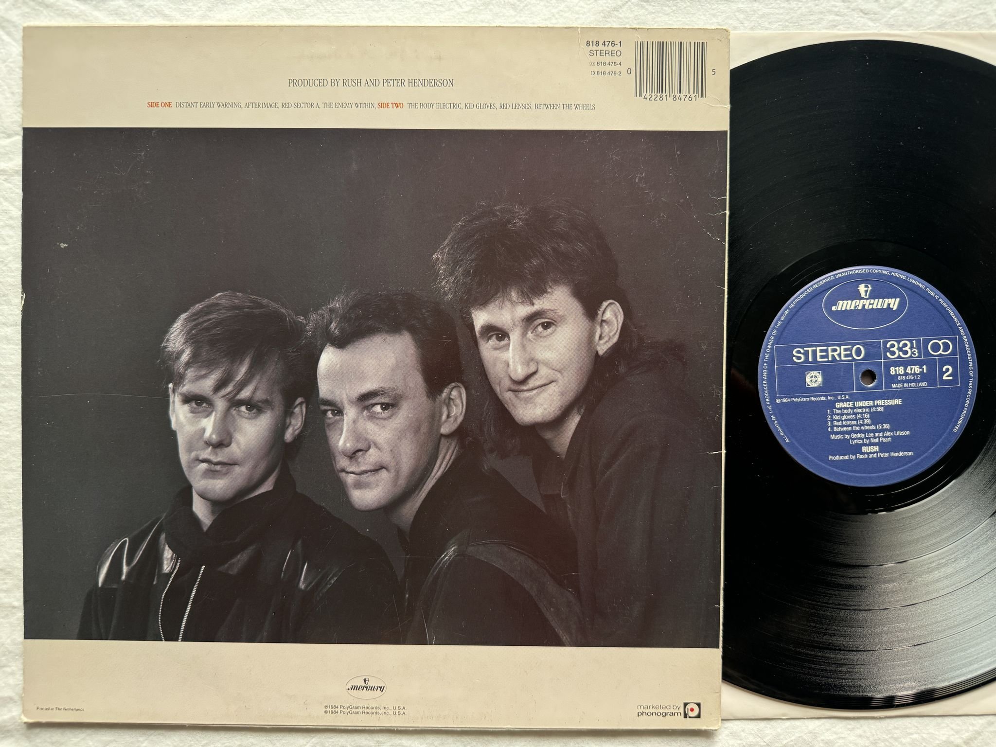 Omslagsbild för skivan RUSH grace under pressure LP -84 818 476-1 Mercury