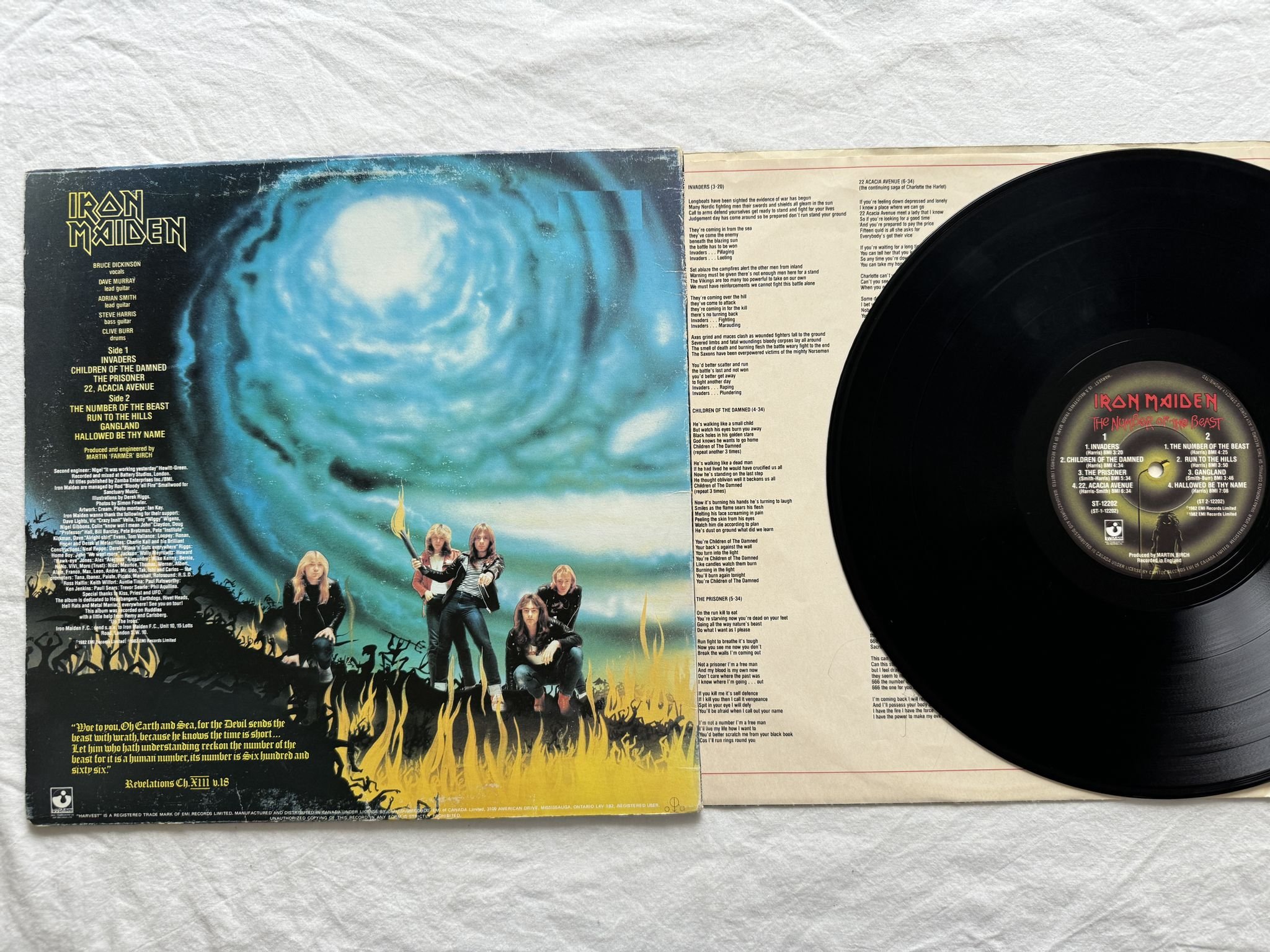 Omslagsbild för skivan IRON MAIDEN the number of the beast LP -82 ST-12202 Harvest