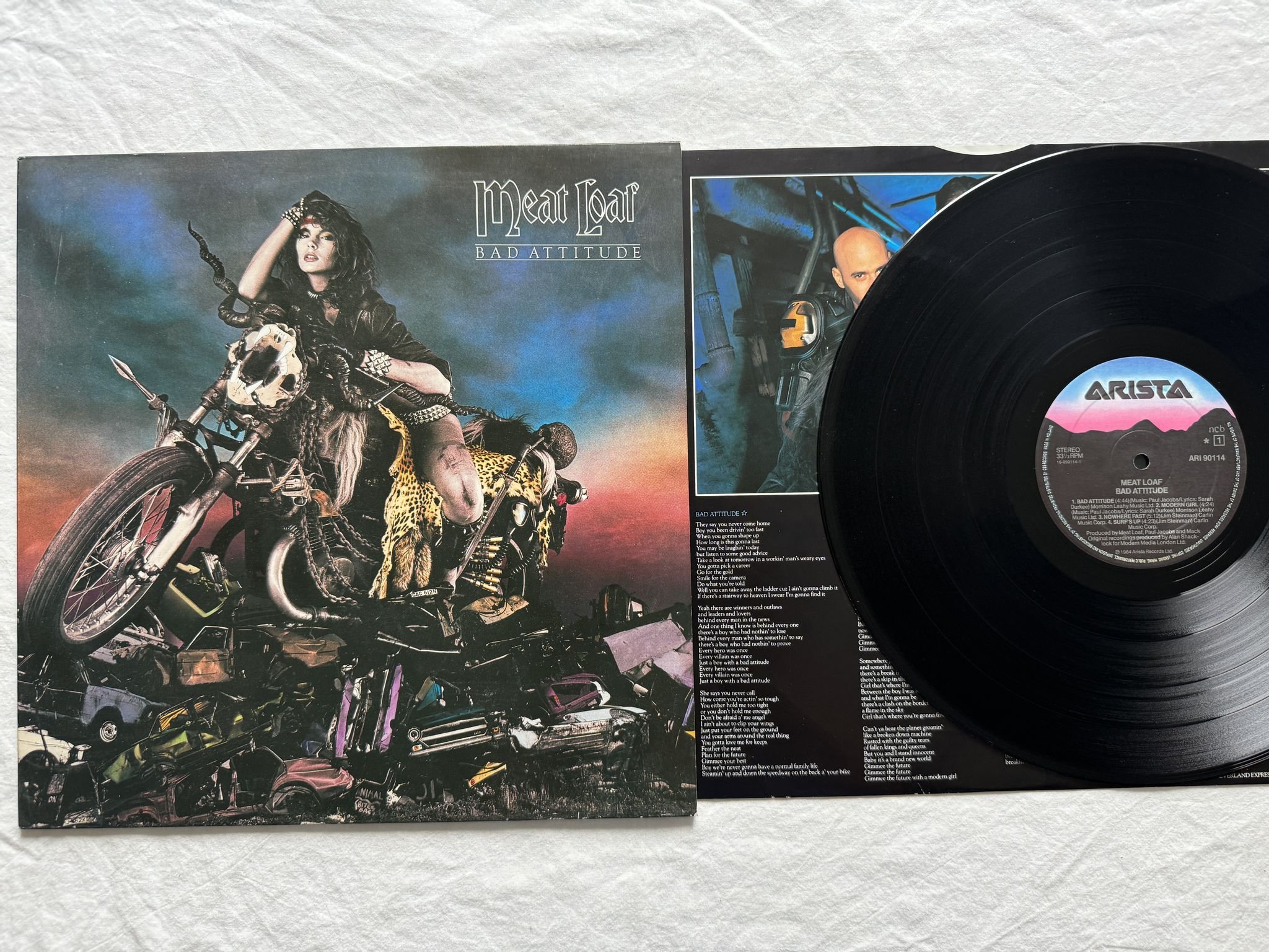 Omslagsbild för skivan MEAT LOAF bad attitude LP -84 ARI 90114 Arista