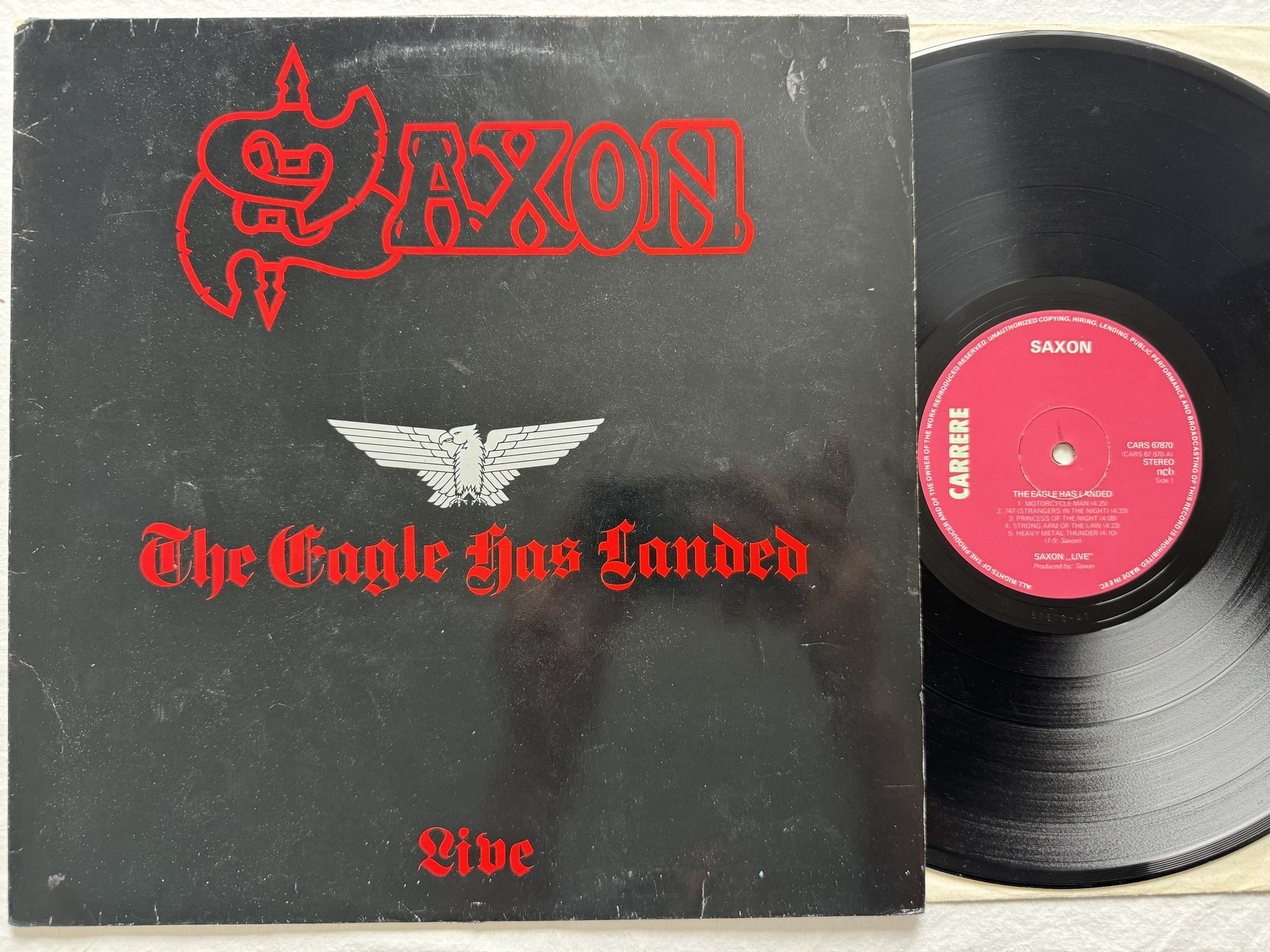 Omslagsbild för skivan SAXON the eagle has landed LP -82 CARS 67870 Carrere