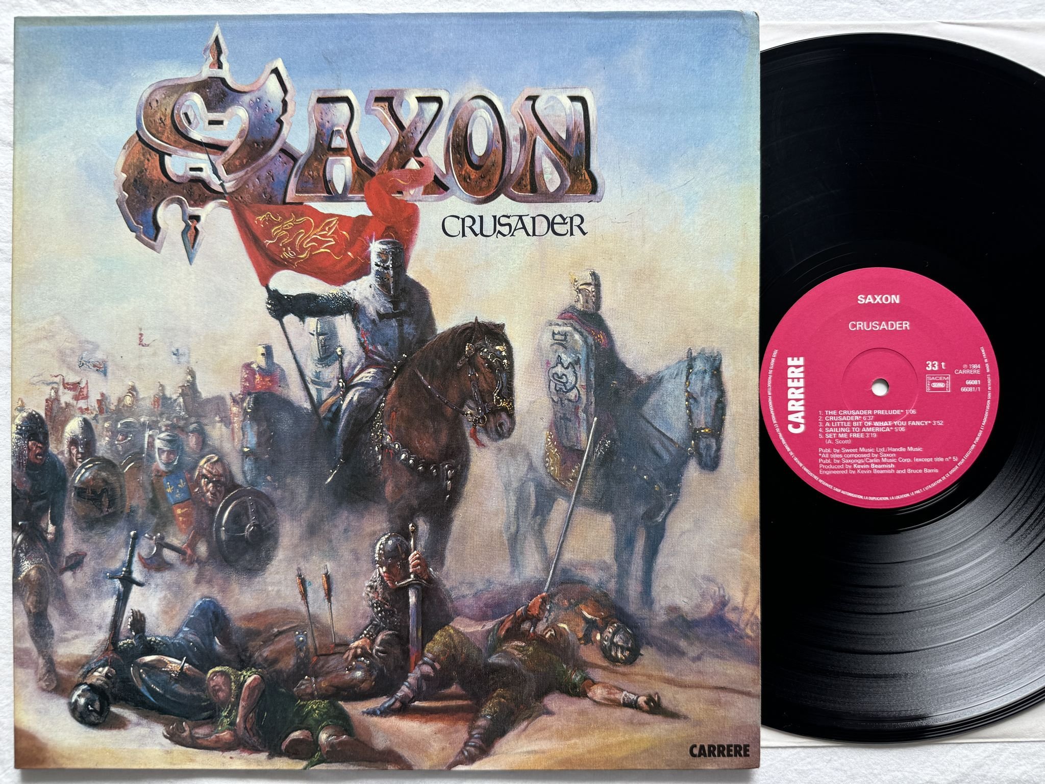Omslagsbild för skivan SAXON crusader LP -84 66.081 Carrere