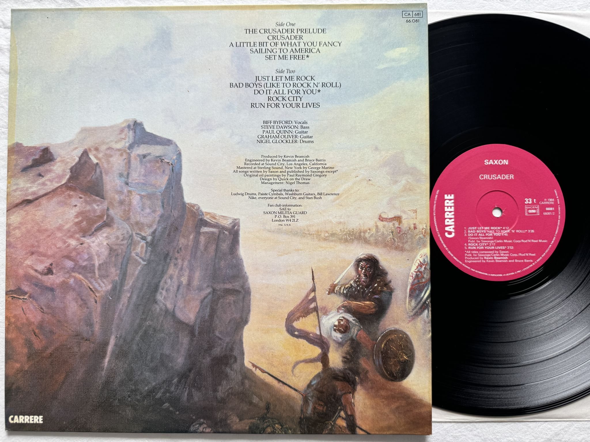 Omslagsbild för skivan SAXON crusader LP -84 66.081 Carrere