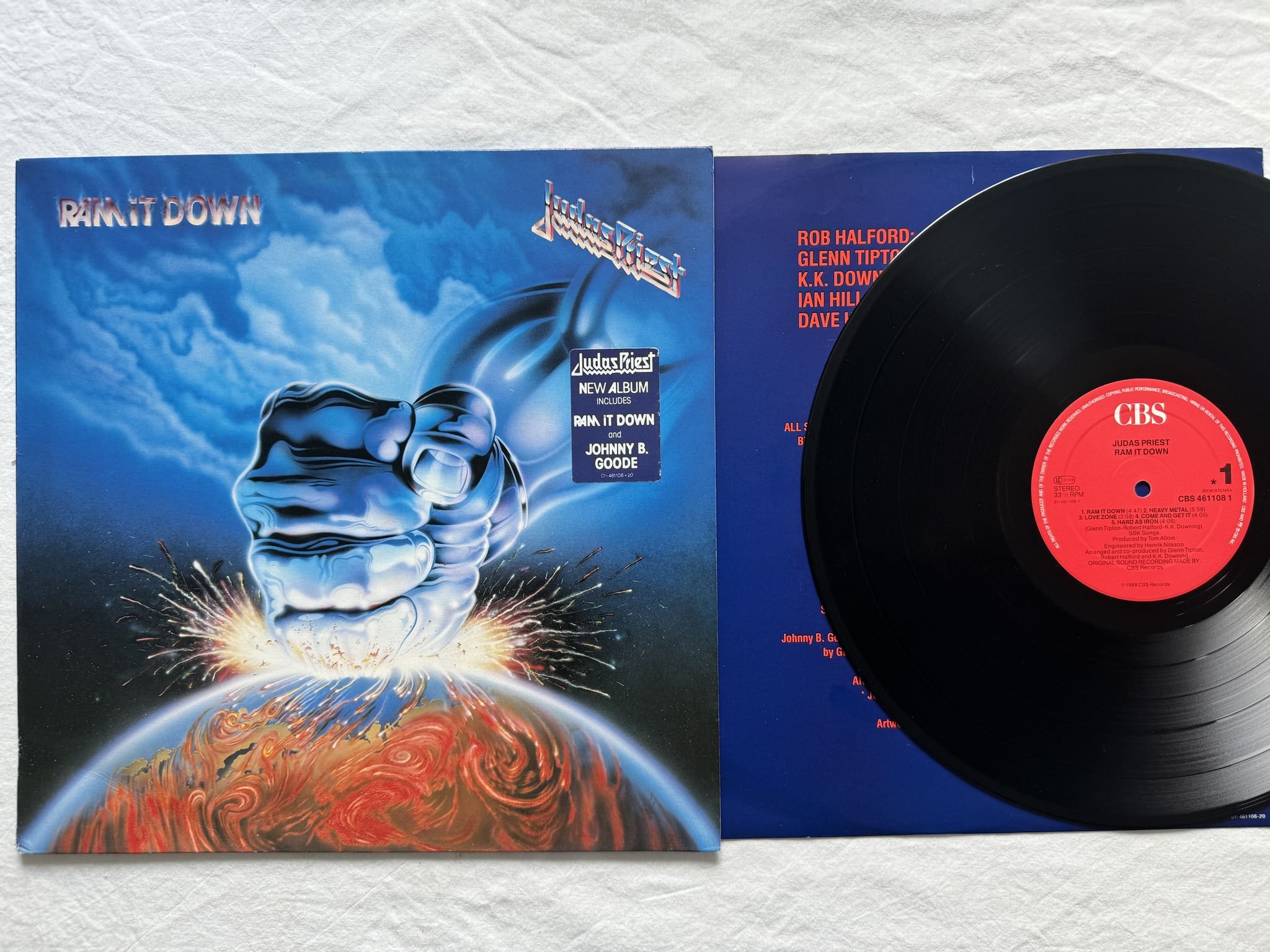 Omslagsbild för skivan JUDAS PRIEST ram it down LP -88 CBS 461108 1
