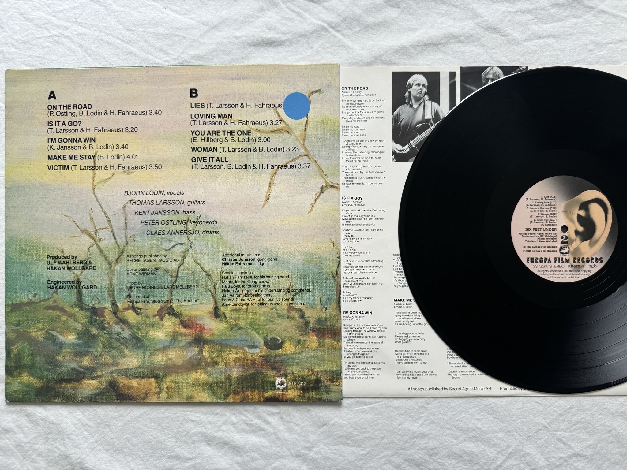 Omslagsbild för skivan SIX FEET UNDER six feet under LP -83 SWE ELP 5012 Europa Film Records