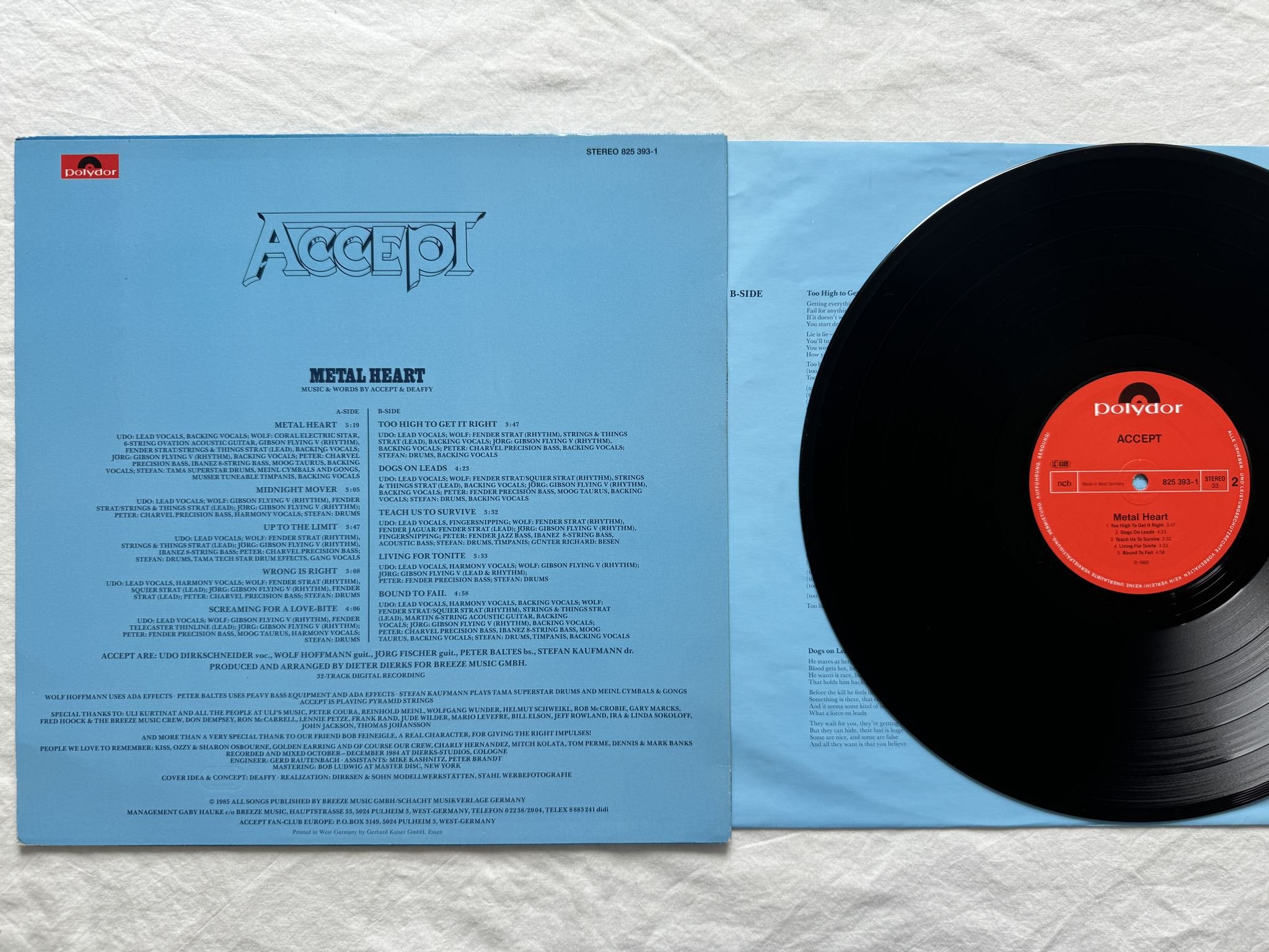 Omslagsbild för skivan ACCEPT metal heart LP -85 Polydor 825 393-1