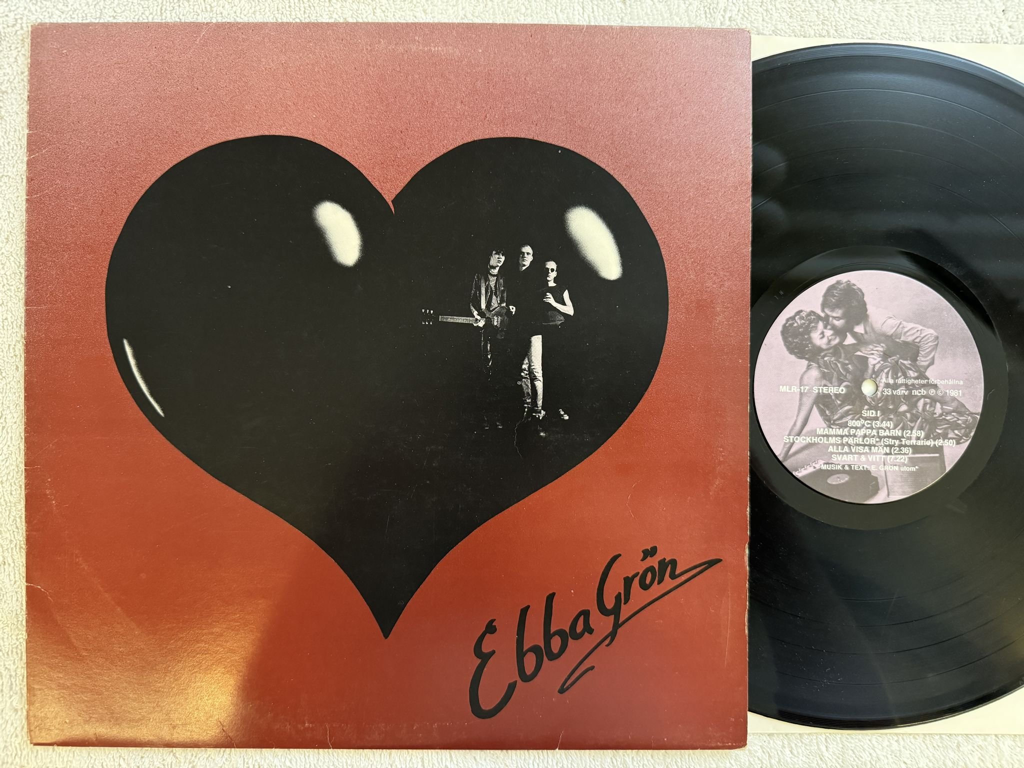 Omslagsbild för skivan EBBA GRÖN kärlek & uppror LP -81 SWE MLR-17 Mistlur
