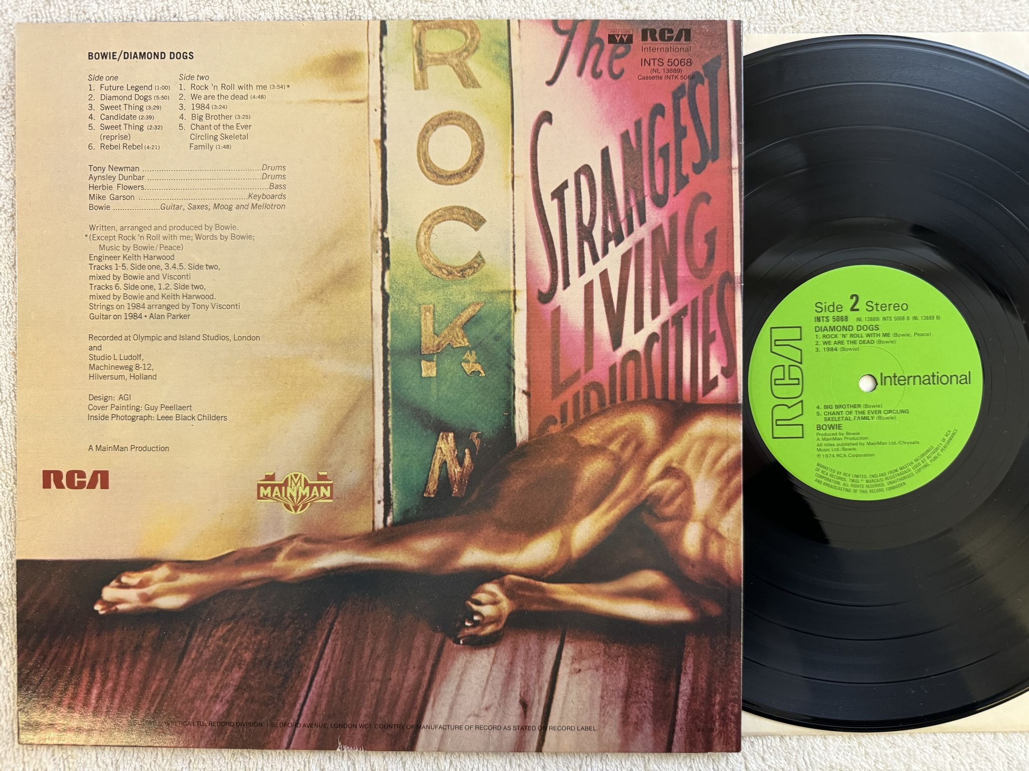Omslagsbild för skivan BOWIE diamond dogs LP -81 INTS 5068 RCA International