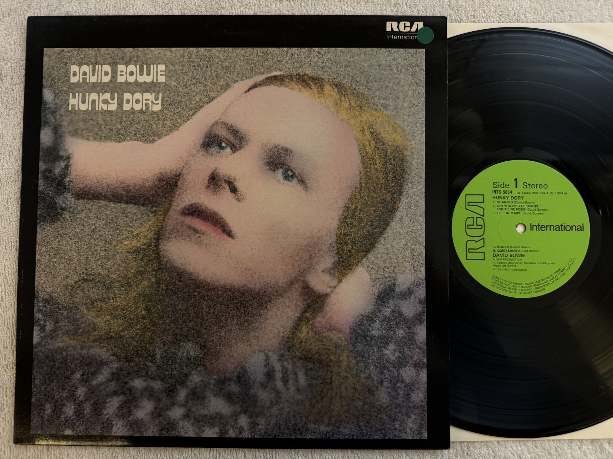 Omslagsbild för skivan DAVID BOWIE hunky dory LP -80 UK INTS 5064 RCA International