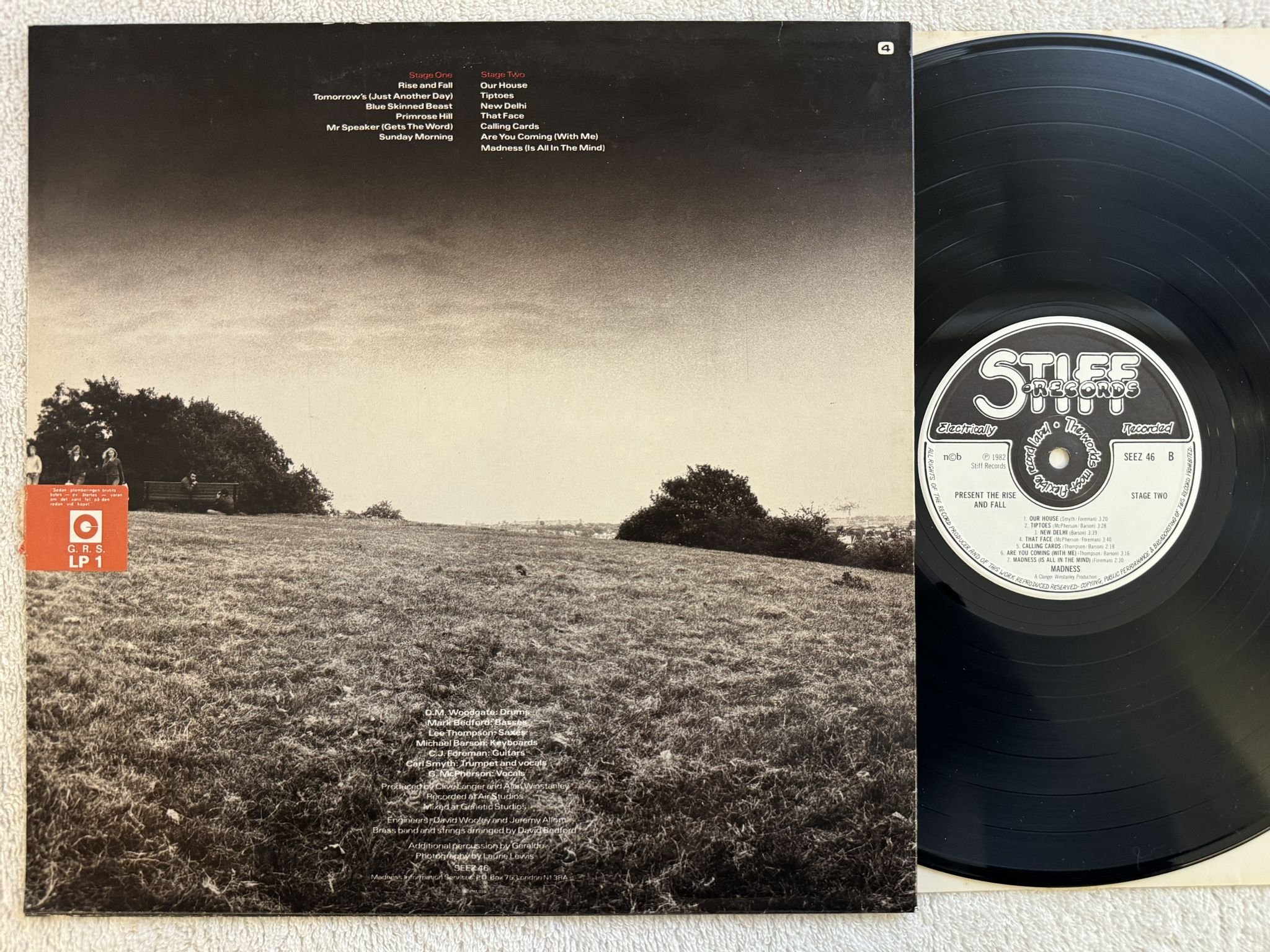 Omslagsbild för skivan MADNESS the rise & fall LP -82 SEEZ 46 Stiff Records