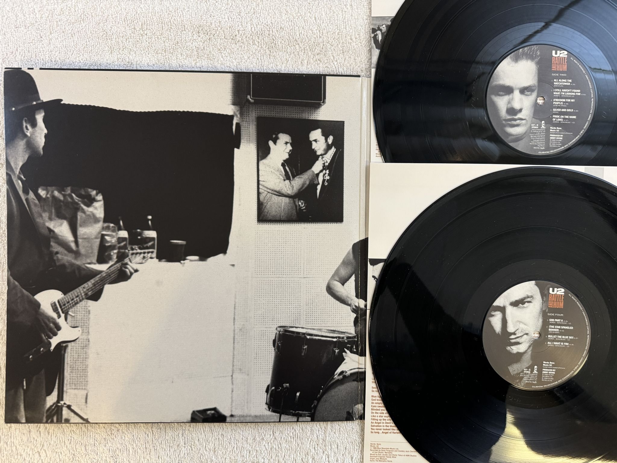 Omslagsbild för skivan U2 rattle and hum LP -88 U27 Island Records