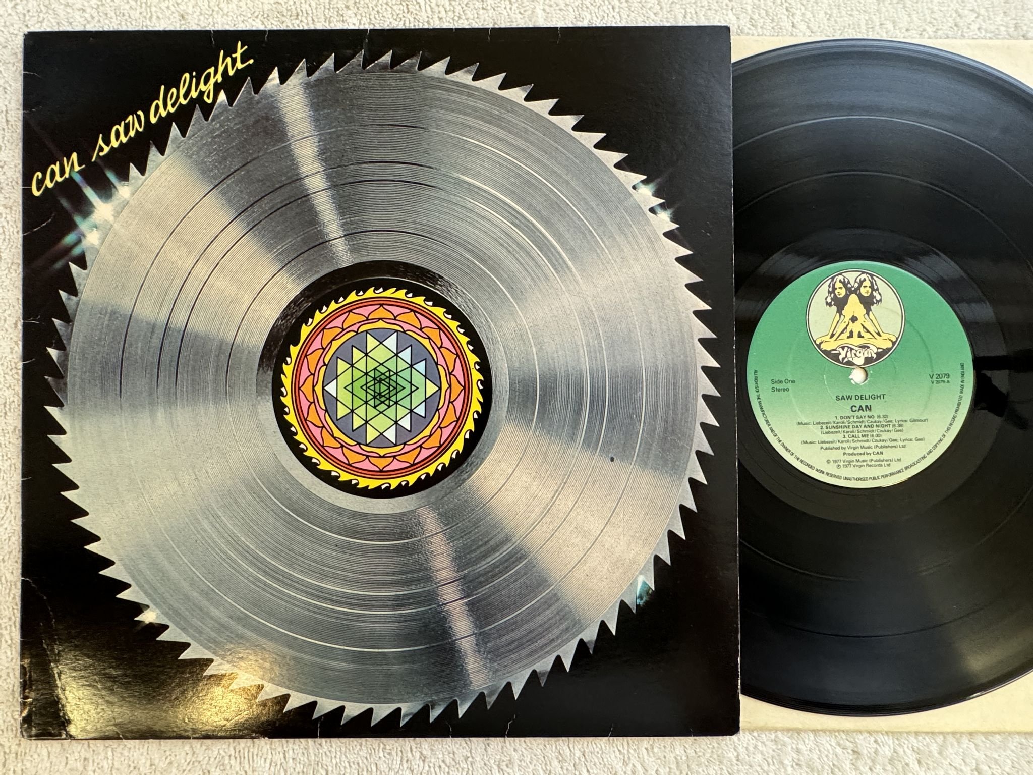 Omslagsbild för skivan CAN saw delight LP -77 UK V 2079 Virgin