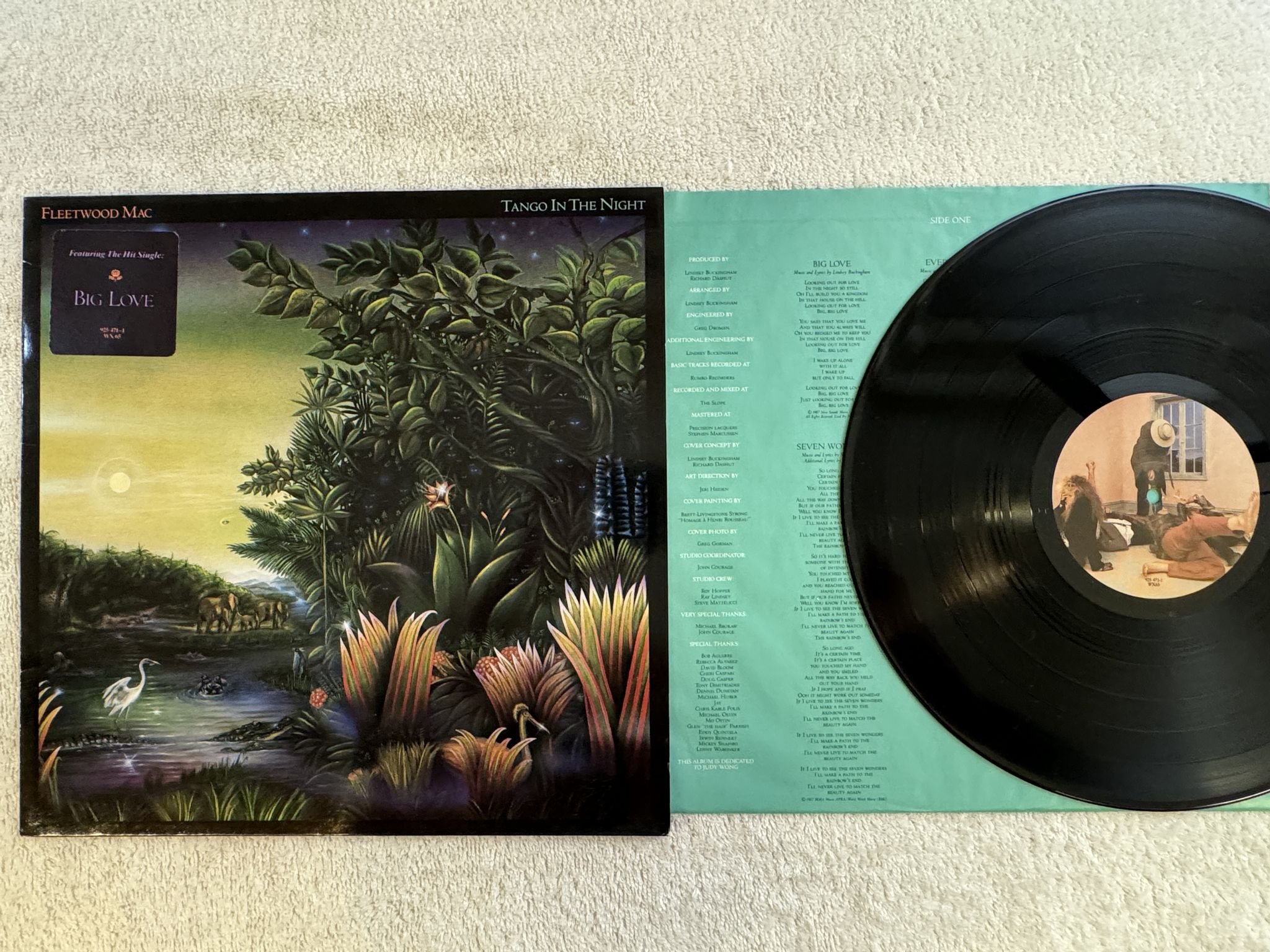 Omslagsbild för skivan FLEETWOOD MAC tango in the night LP -87 WX 65 Warner Bros. Records