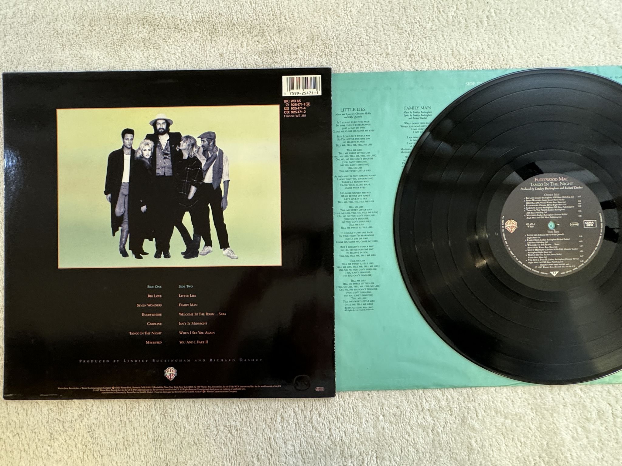 Omslagsbild för skivan FLEETWOOD MAC tango in the night LP -87 WX 65 Warner Bros. Records