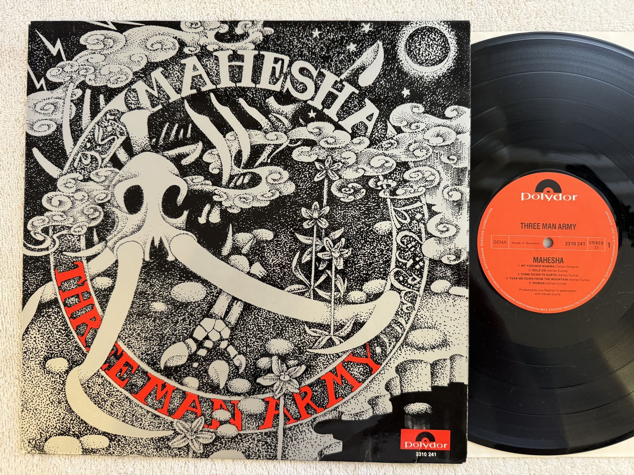 Omslagsbild för skivan THREE MAN ARMY mahesha LP -74 2310 241 Polydor