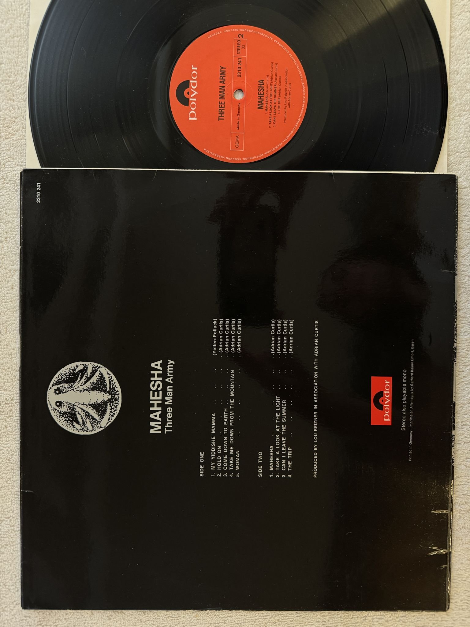 Omslagsbild för skivan THREE MAN ARMY mahesha LP -74 2310 241 Polydor