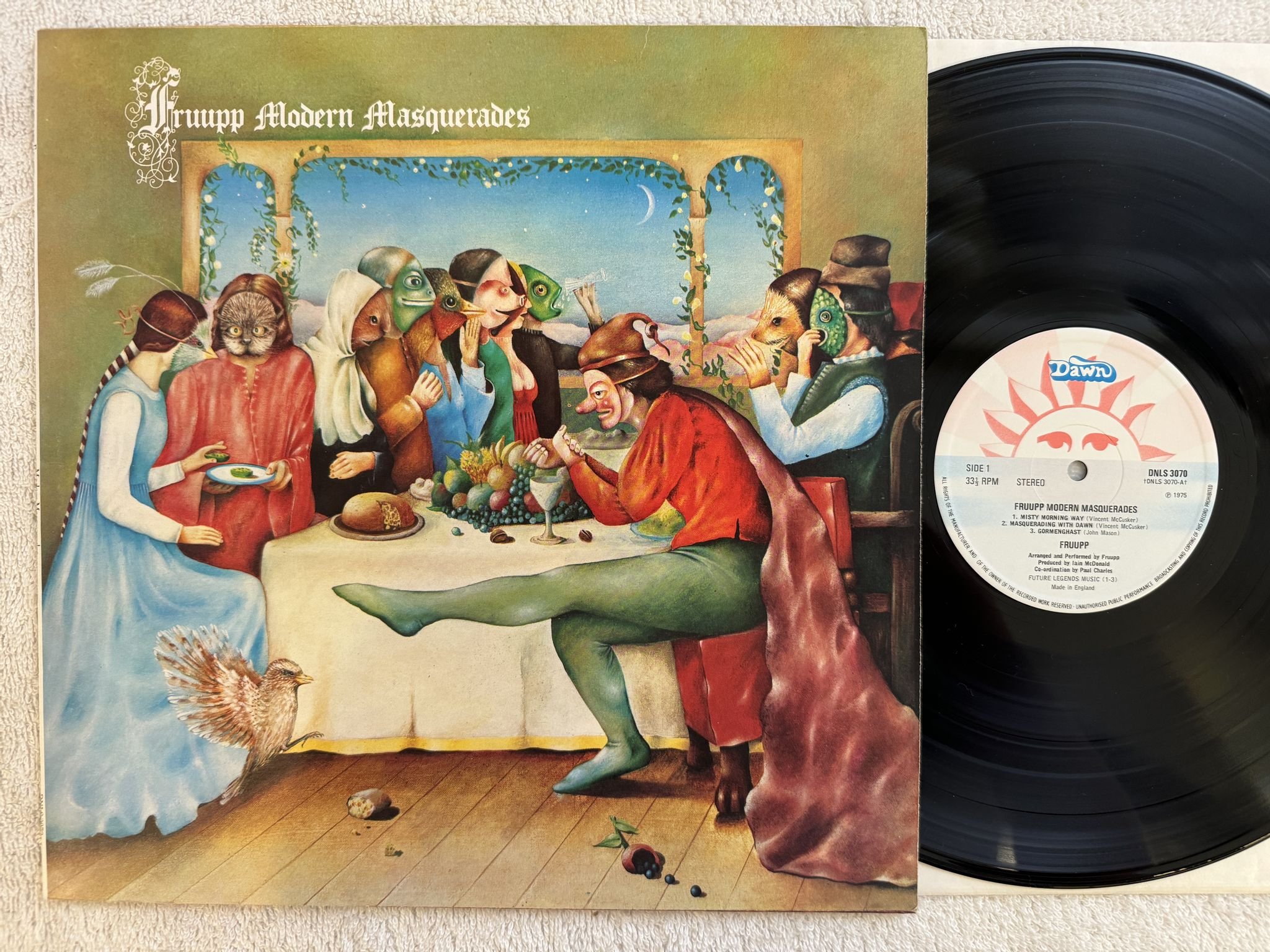 Omslagsbild för skivan FRUUPP modern masquerades LP -75 UK DNLS 3070 Dawn