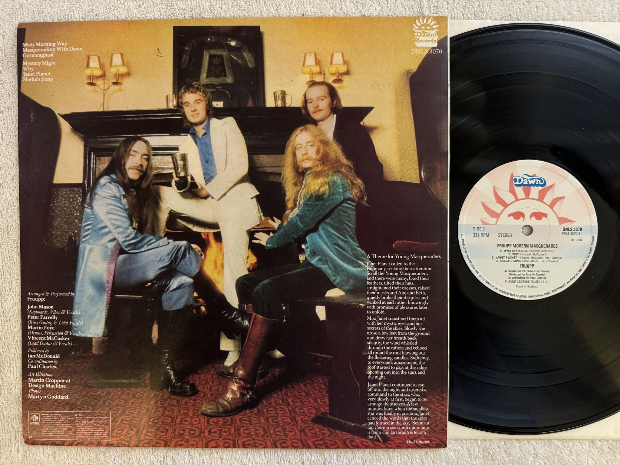 Omslagsbild för skivan FRUUPP modern masquerades LP -75 UK DNLS 3070 Dawn