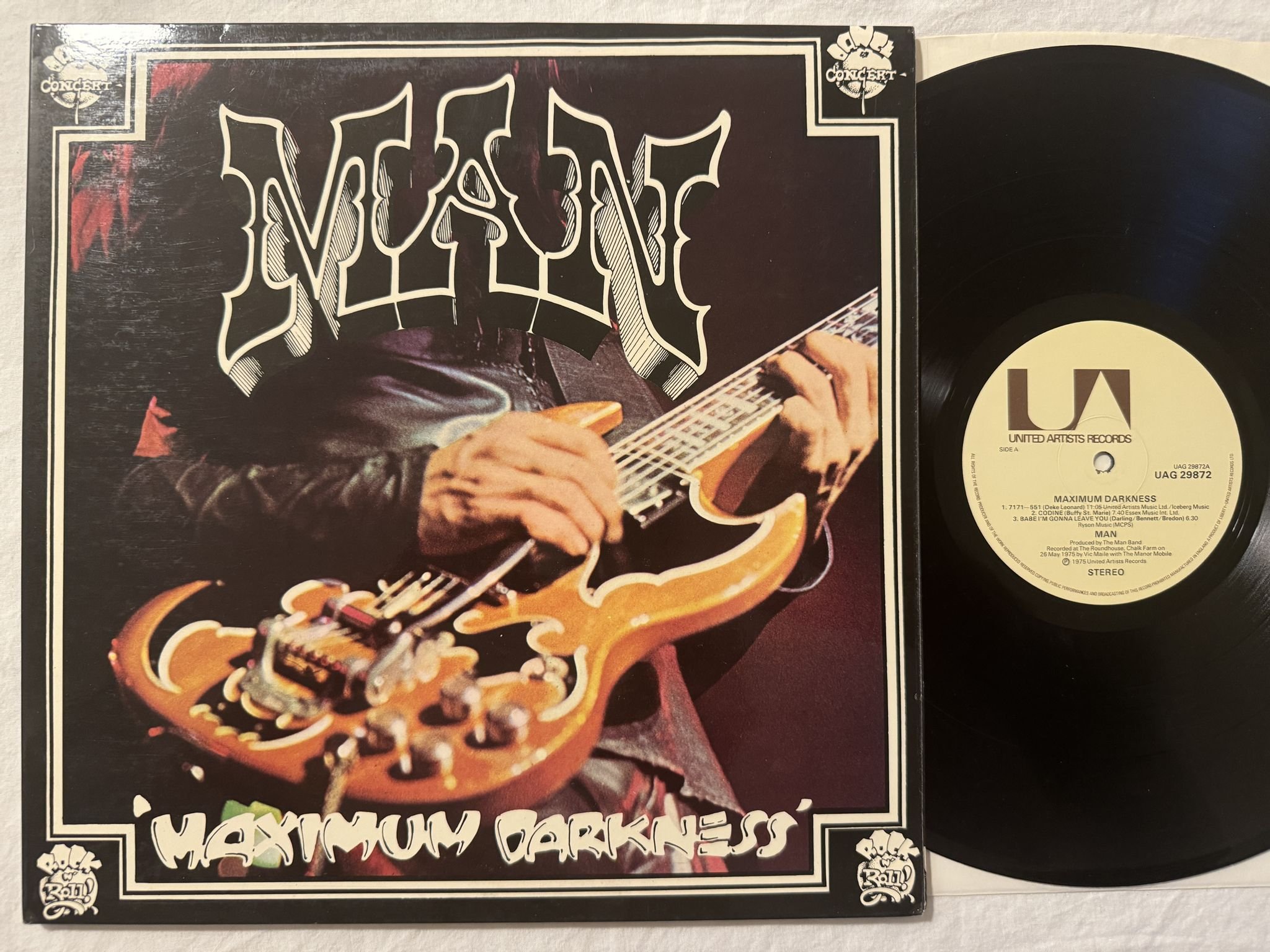 Omslagsbild för skivan MAN maximum darkness LP -75 UAG 29872 United Artists Records