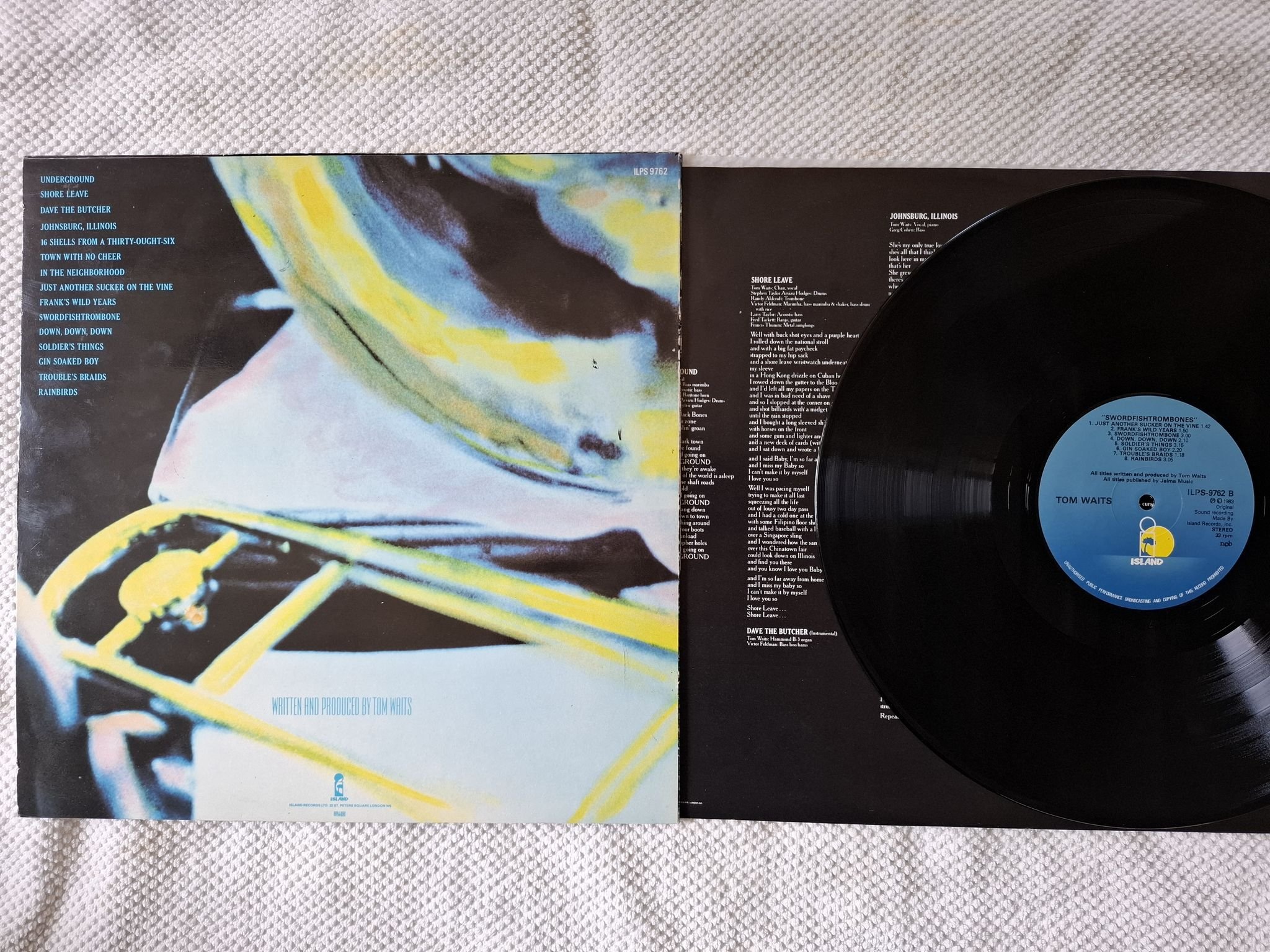Omslagsbild för skivan TOM WAITS swordfishtrombones LP -83 ILPS 9762 Island Records