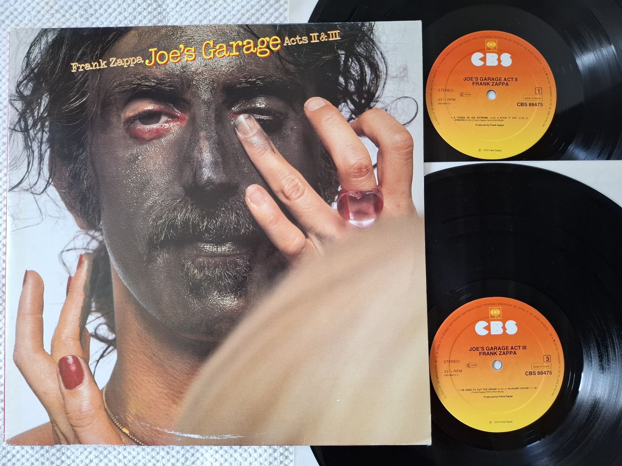Omslagsbild för skivan FRANK ZAPPA joe´s garage acts II & III 2xLP -79 CBS 88475