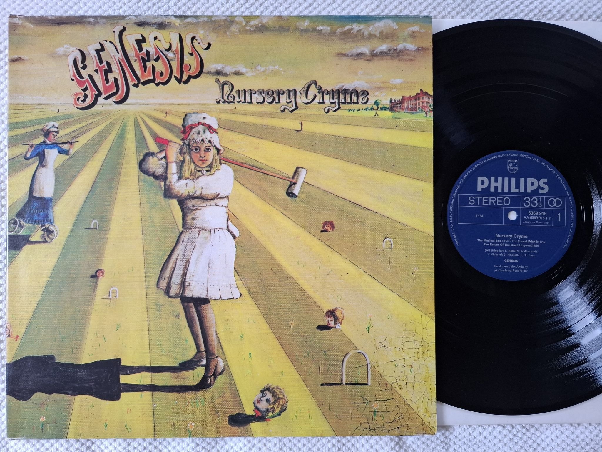Omslagsbild för skivan GENESIS nursery cryme LP -71 Philips 6369 916