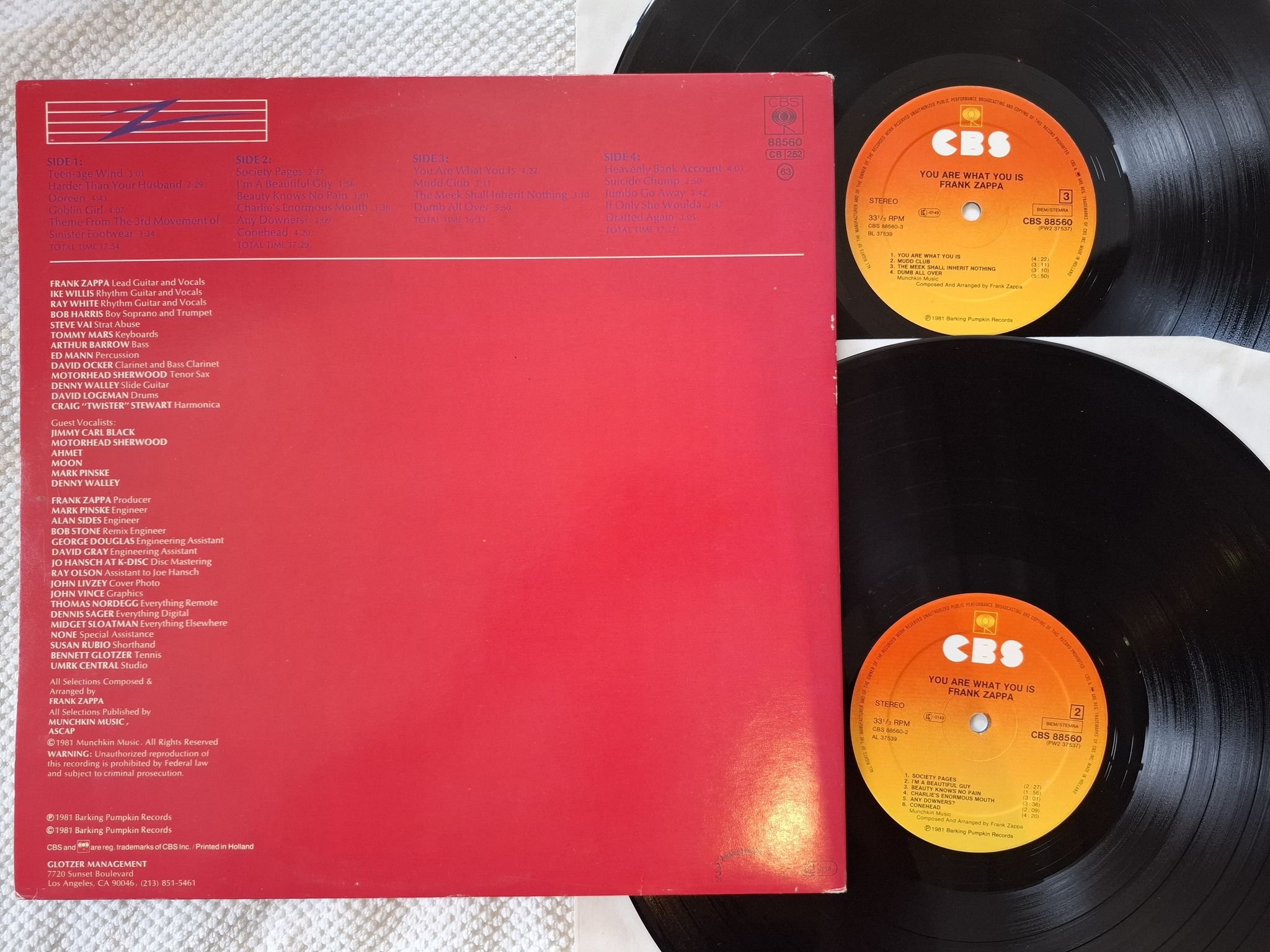 Omslagsbild för skivan FRANK ZAPPA you are what you is 2xLP -81 CBS 88560
