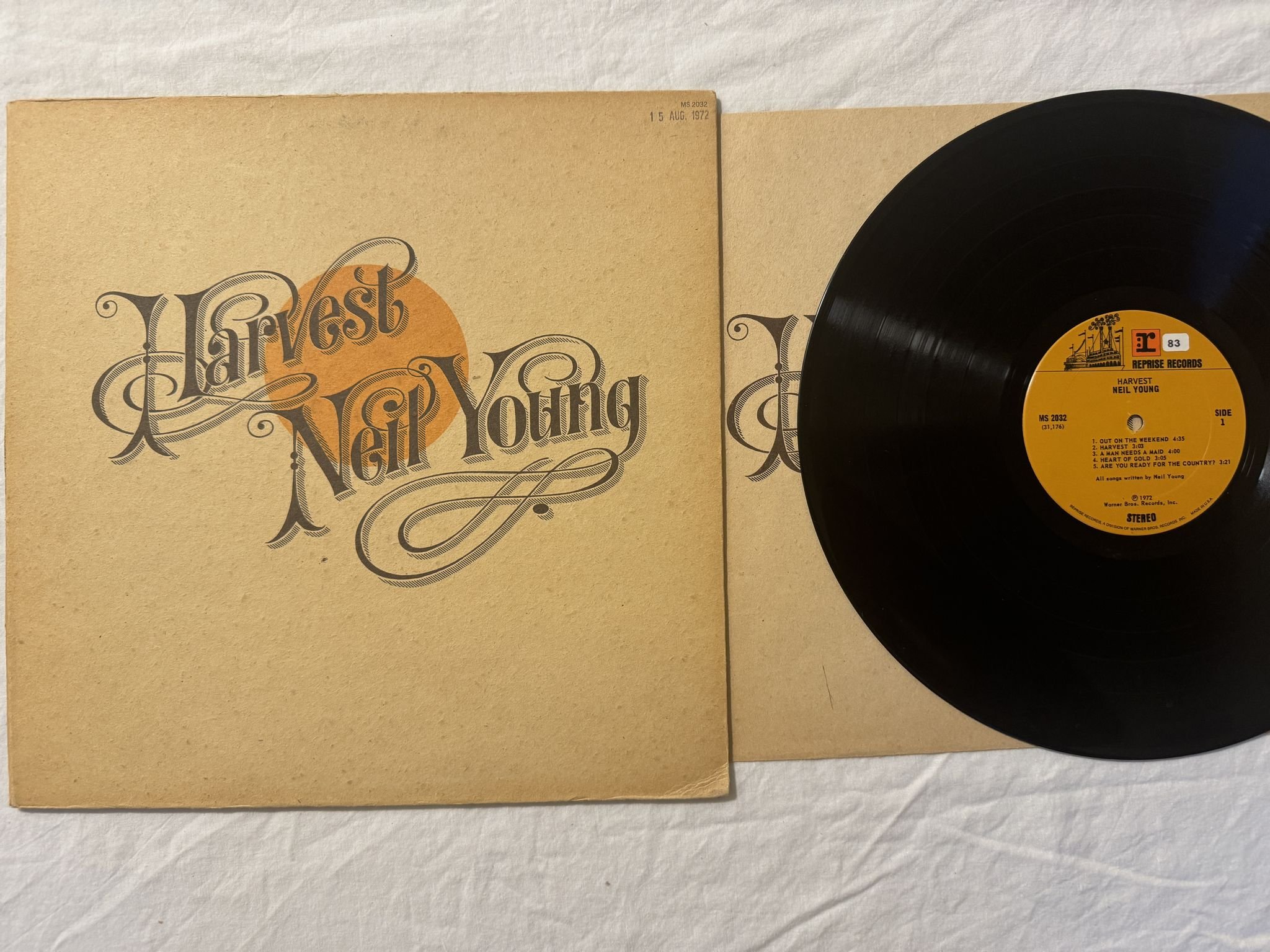 Omslagsbild för skivan NEIL YOUNG harvest LP -72 US MS 2032 Reprise Records