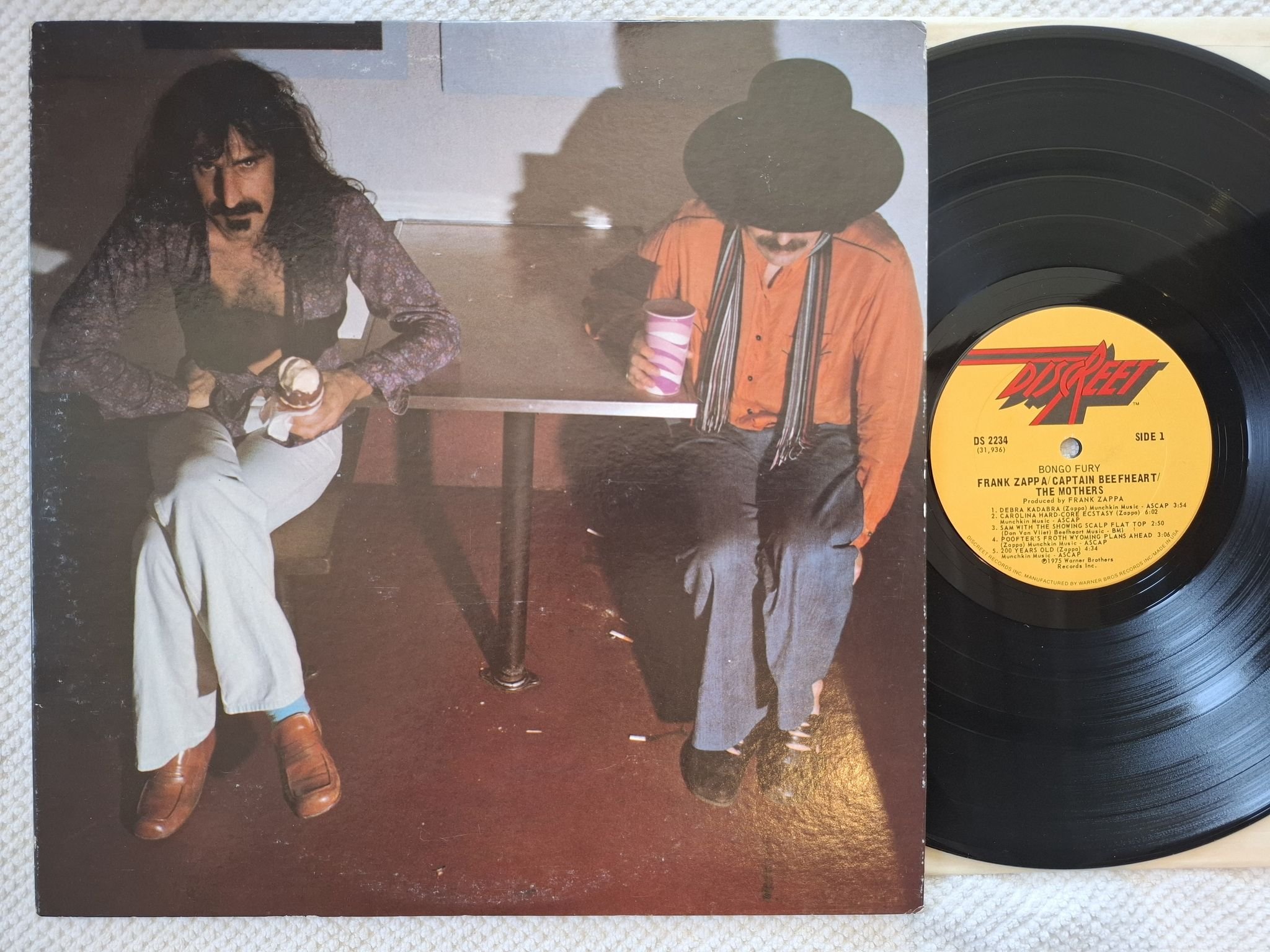 Omslagsbild för skivan ZAPPA / BEEFHEART / MOTHERS bongo furry LP -75 DiscReet DS 2234