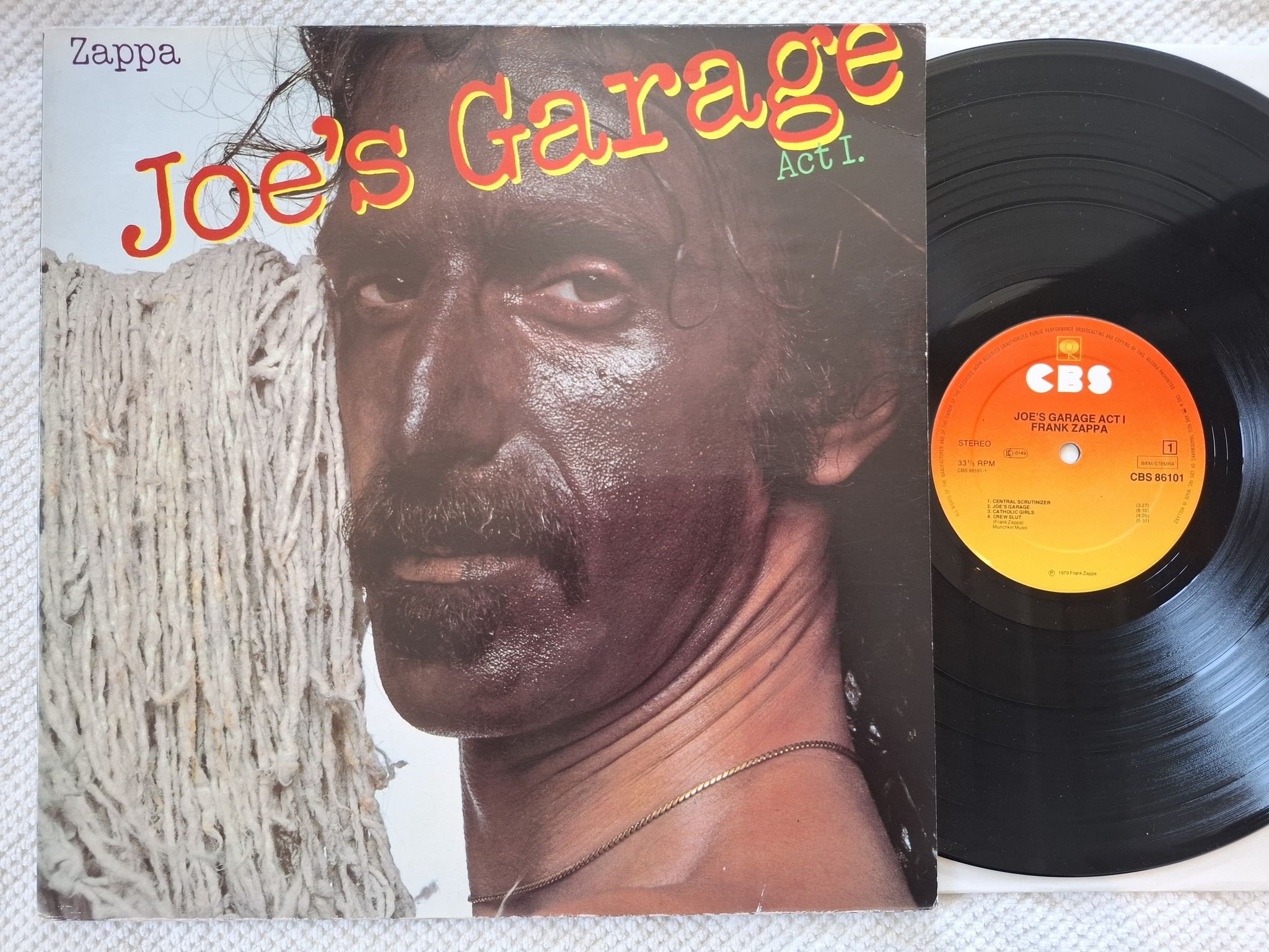 Omslagsbild för skivan ZAPPA joe's garage Act I. LP -79 CBS 88101