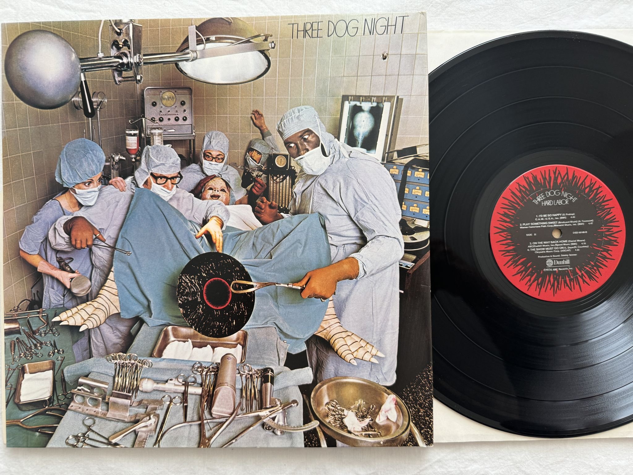 Omslagsbild för skivan THREE DOG NIGHT hard labor LP -74 DSD 50168 ABC Dunhill
