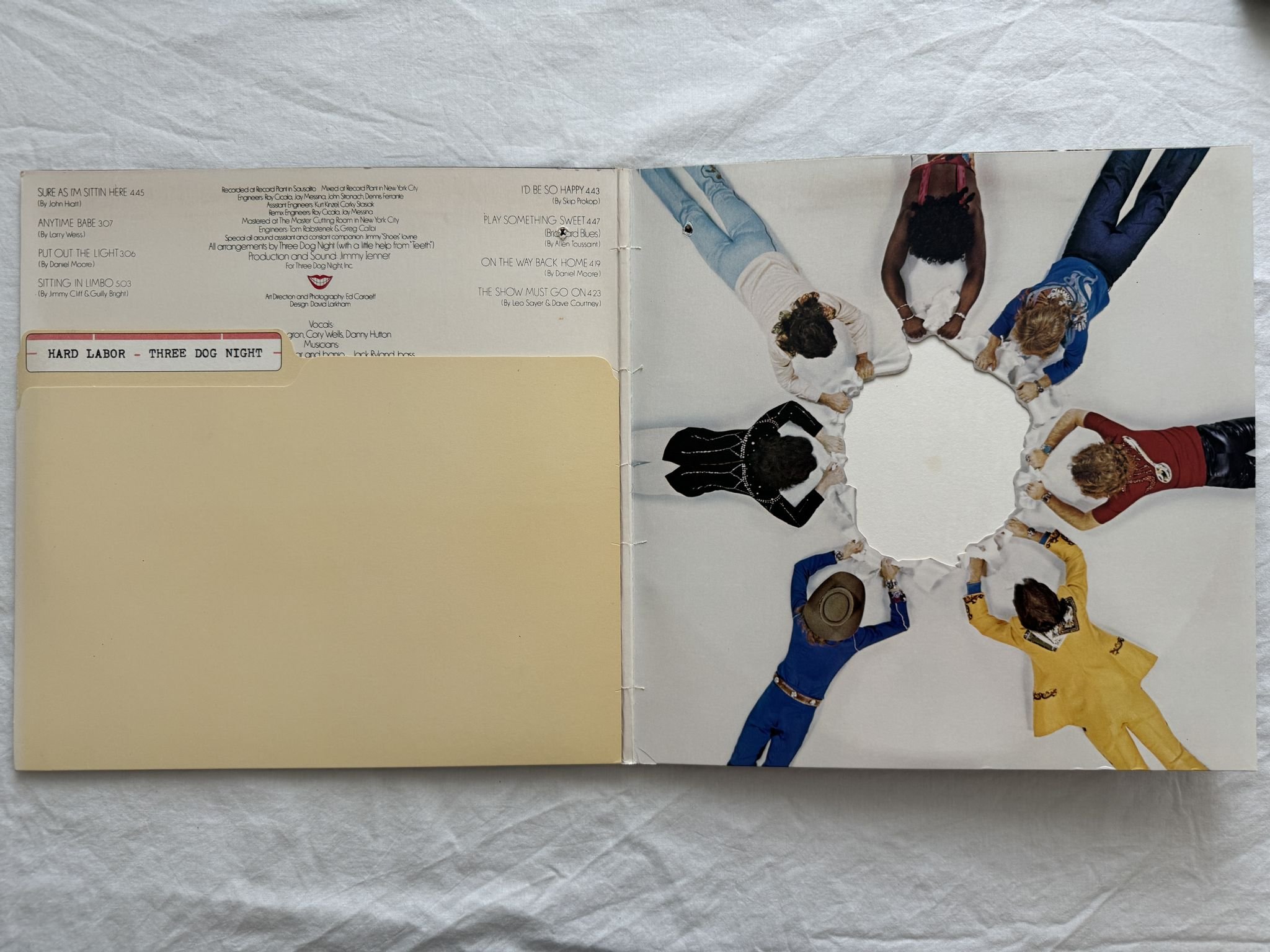 Omslagsbild för skivan THREE DOG NIGHT hard labor LP -74 DSD 50168 ABC Dunhill