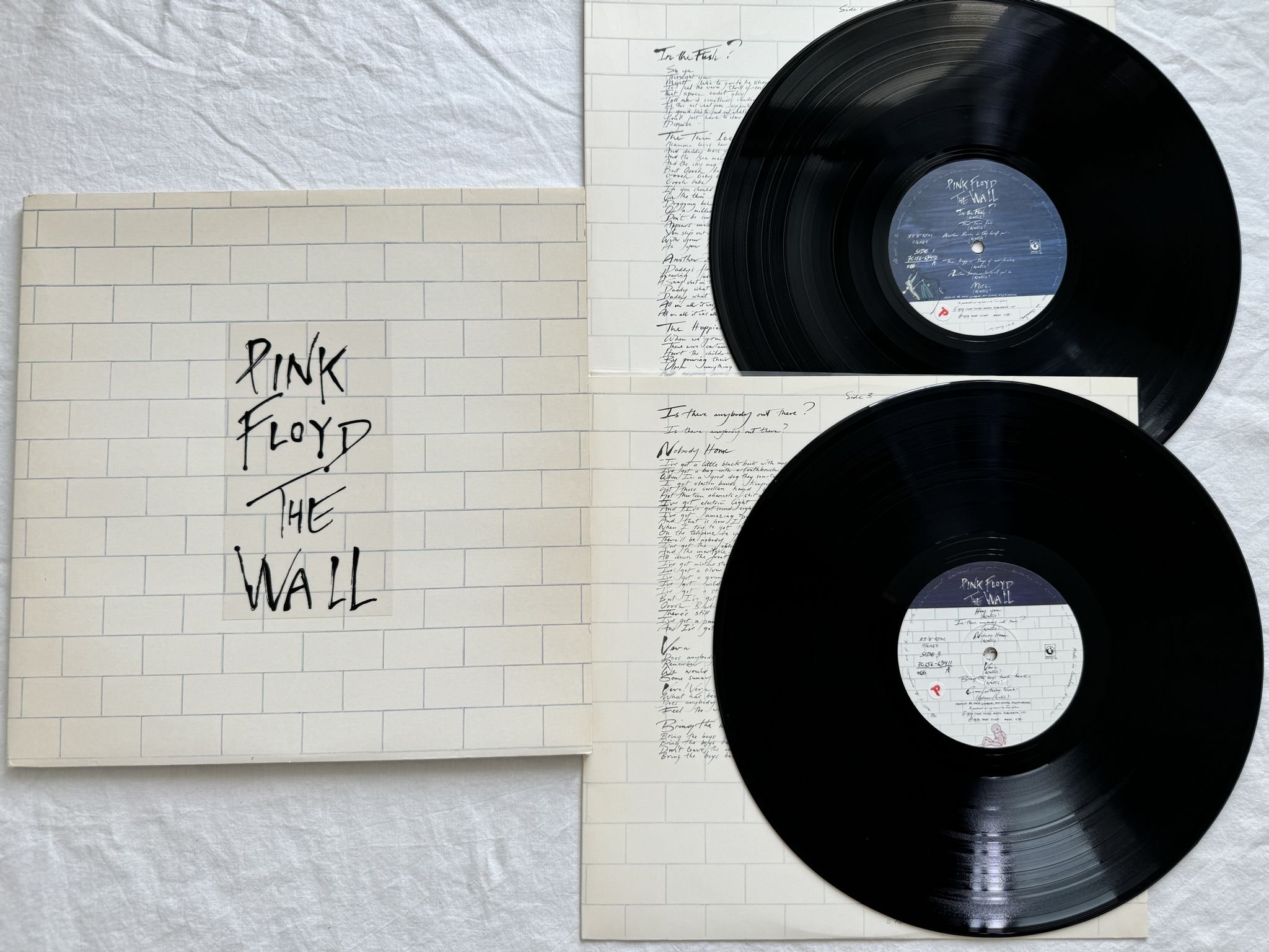 Omslagsbild för skivan PINK FLOYD the wall LP -79 36183 COLUMBIA