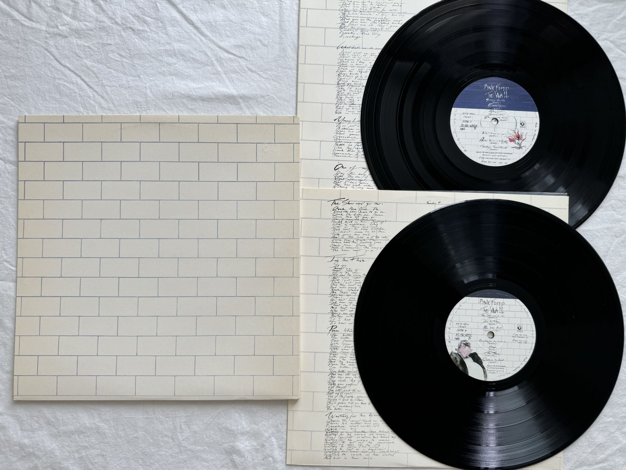 Omslagsbild för skivan PINK FLOYD the wall LP -79 36183 COLUMBIA