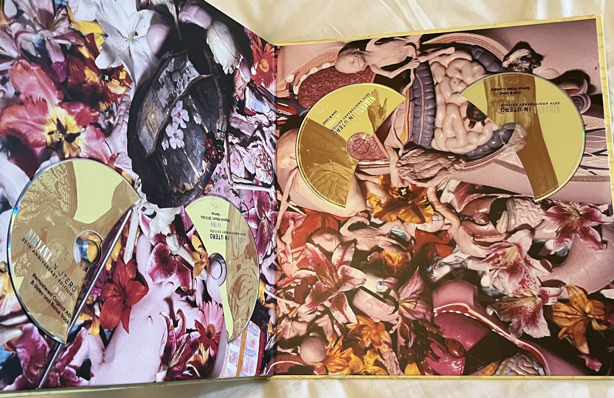 Omslagsbild för skivan NIRVANA In Utero 3cd / dvd BOX 2013 EU dgc 00602537462445