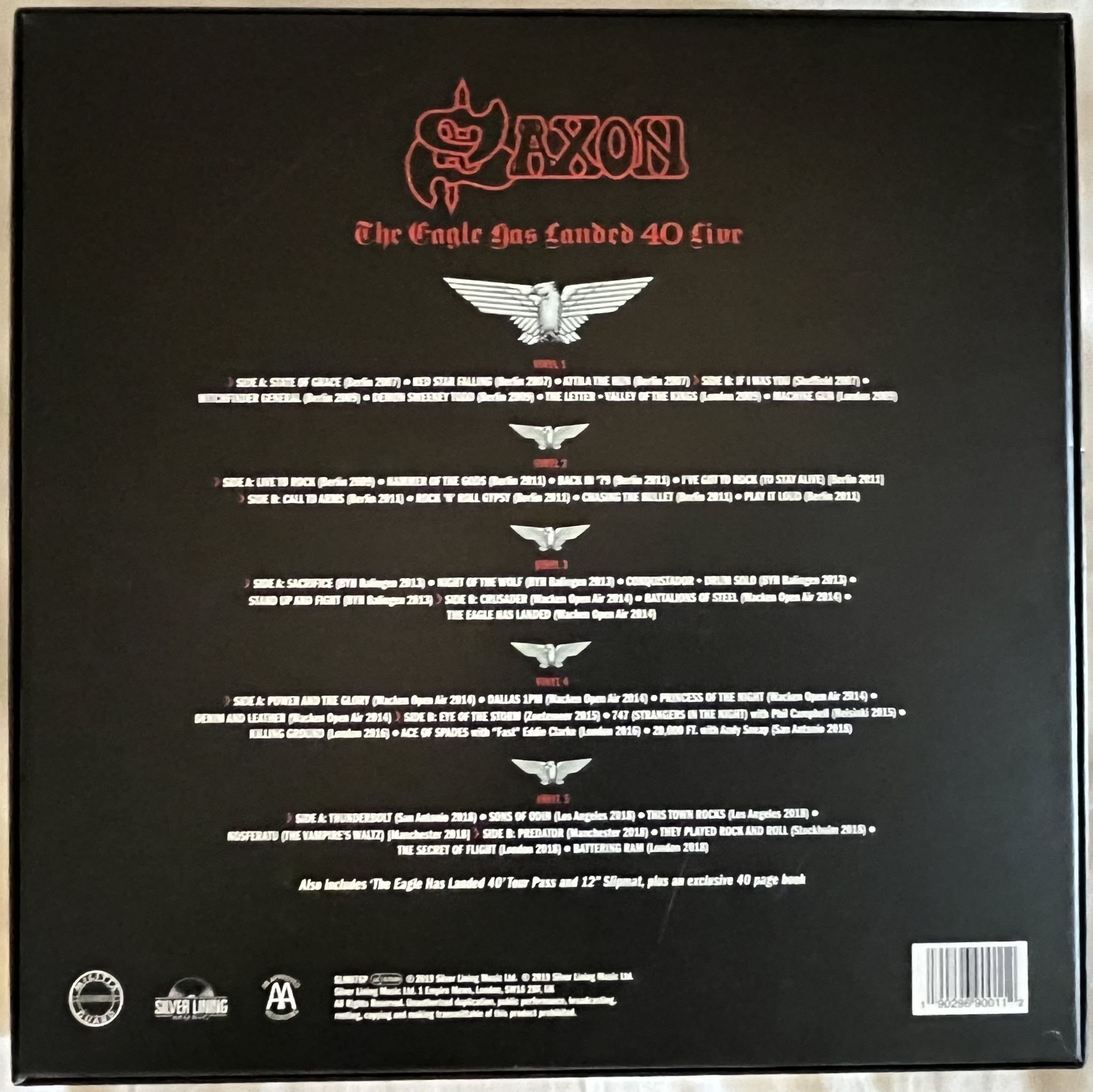Omslagsbild för skivan SAXON The Eagle Has Landed 40 Live 5xLP box 2019 silver lining music SLM076P
